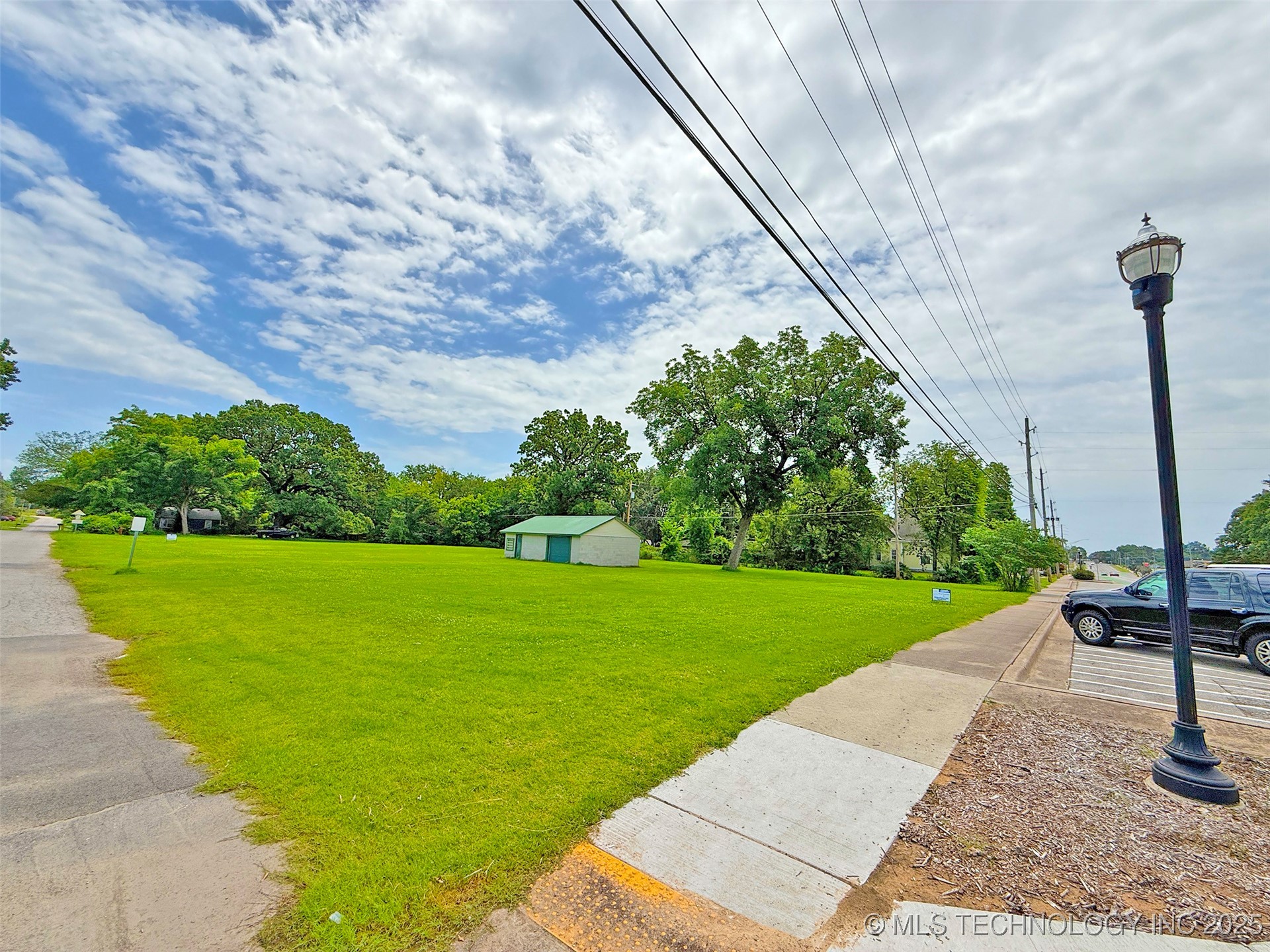 905 S Main Street Property Photo 25