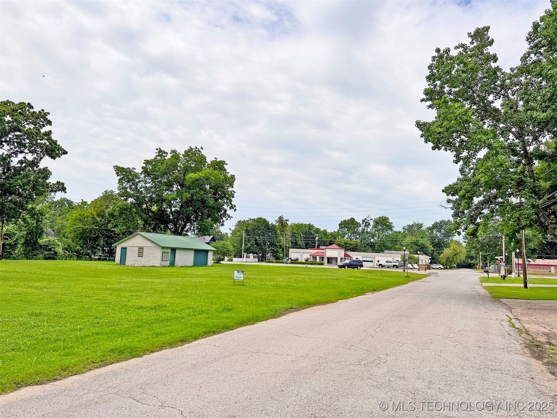 905 S Main Street Property Photo 28