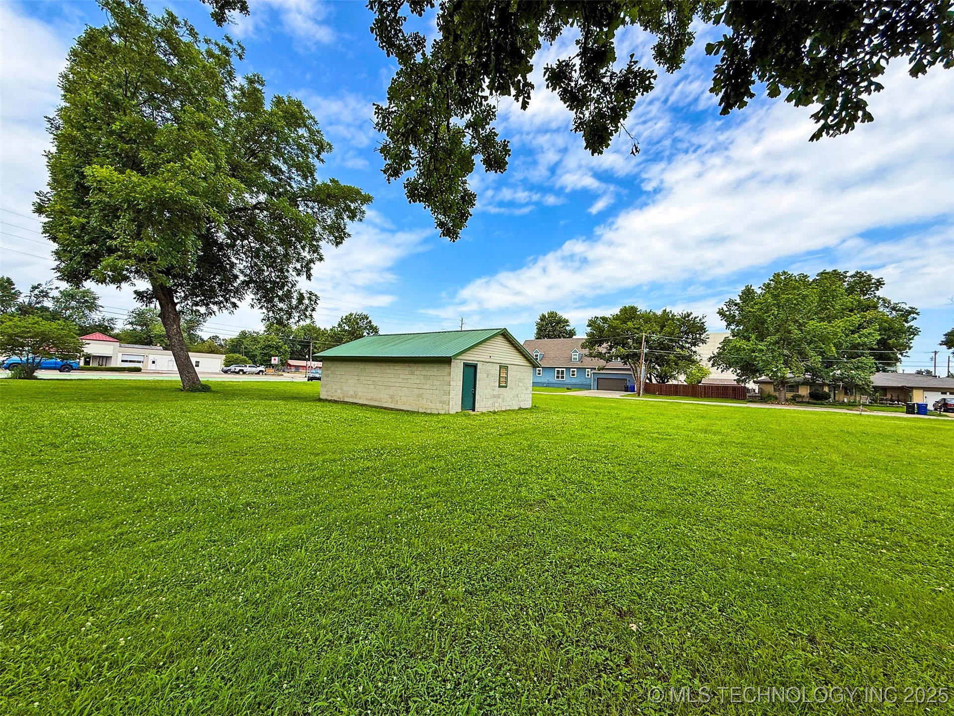 905 S Main Street Property Photo 30