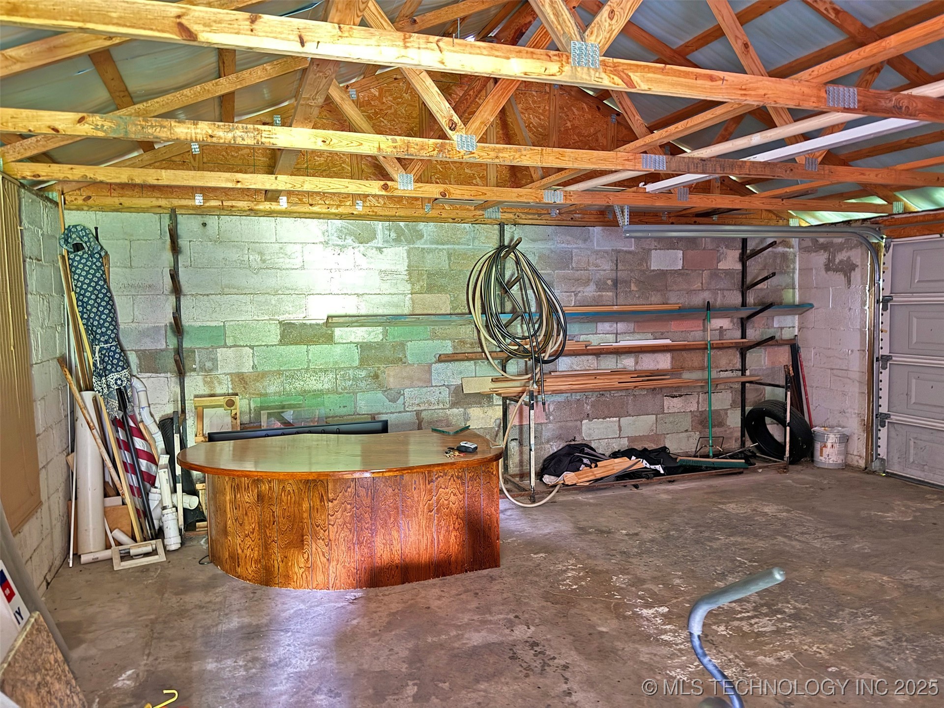 905 S Main Street Property Photo 32