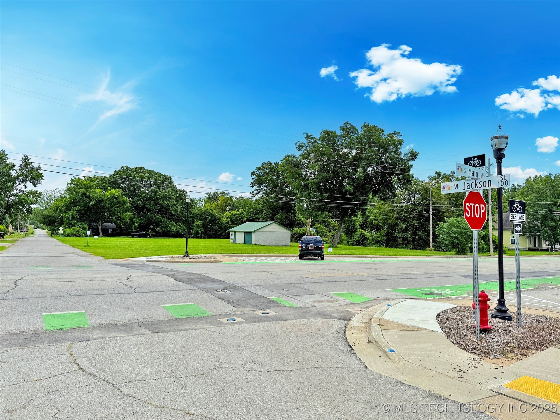 905 S Main Street Property Photo 33