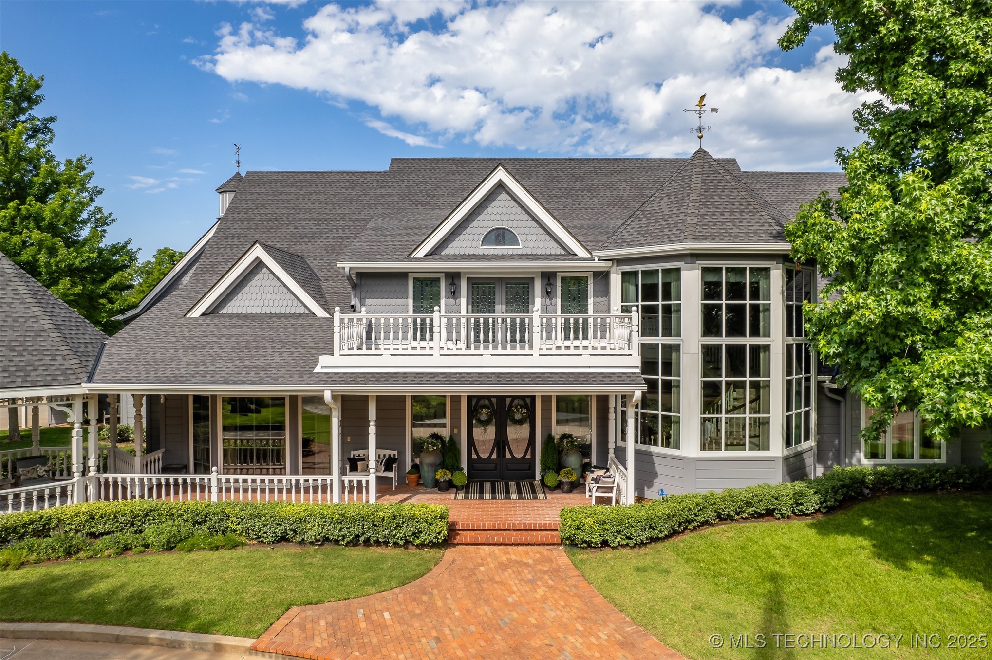 2701 Twin Creek Drive Property Photo 13