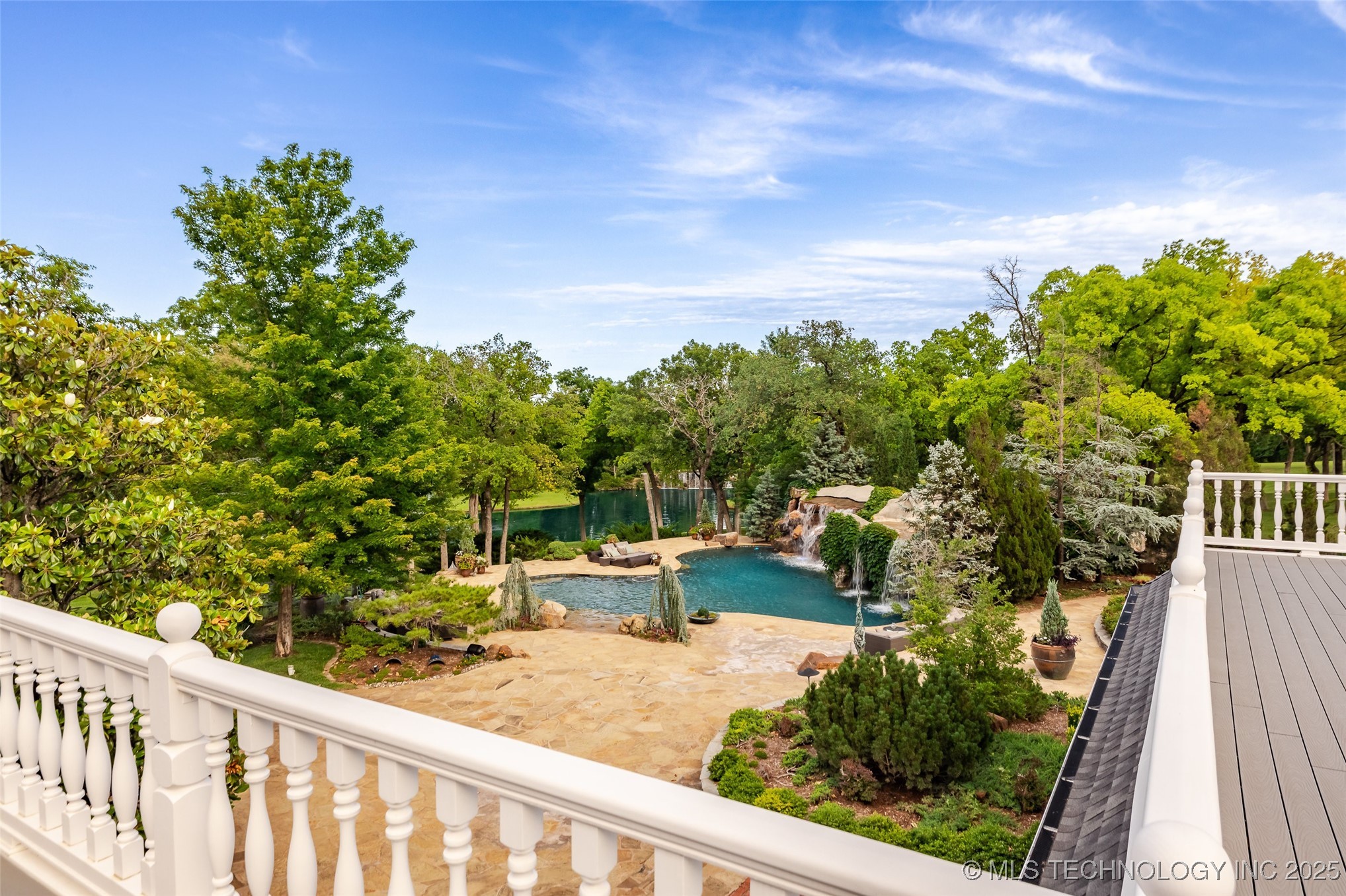 2701 Twin Creek Drive Property Photo 35