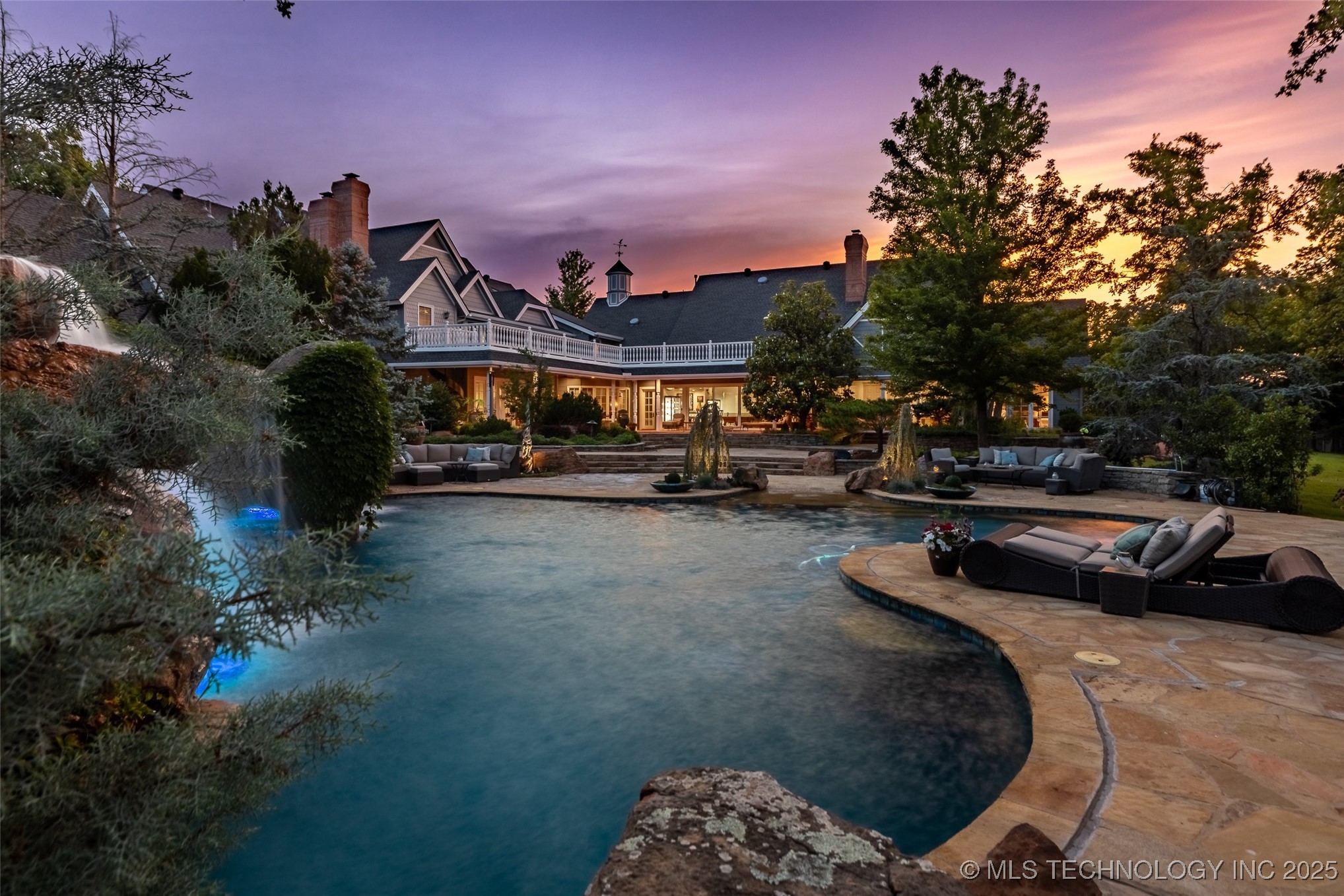 2701 Twin Creek Drive Property Photo 38