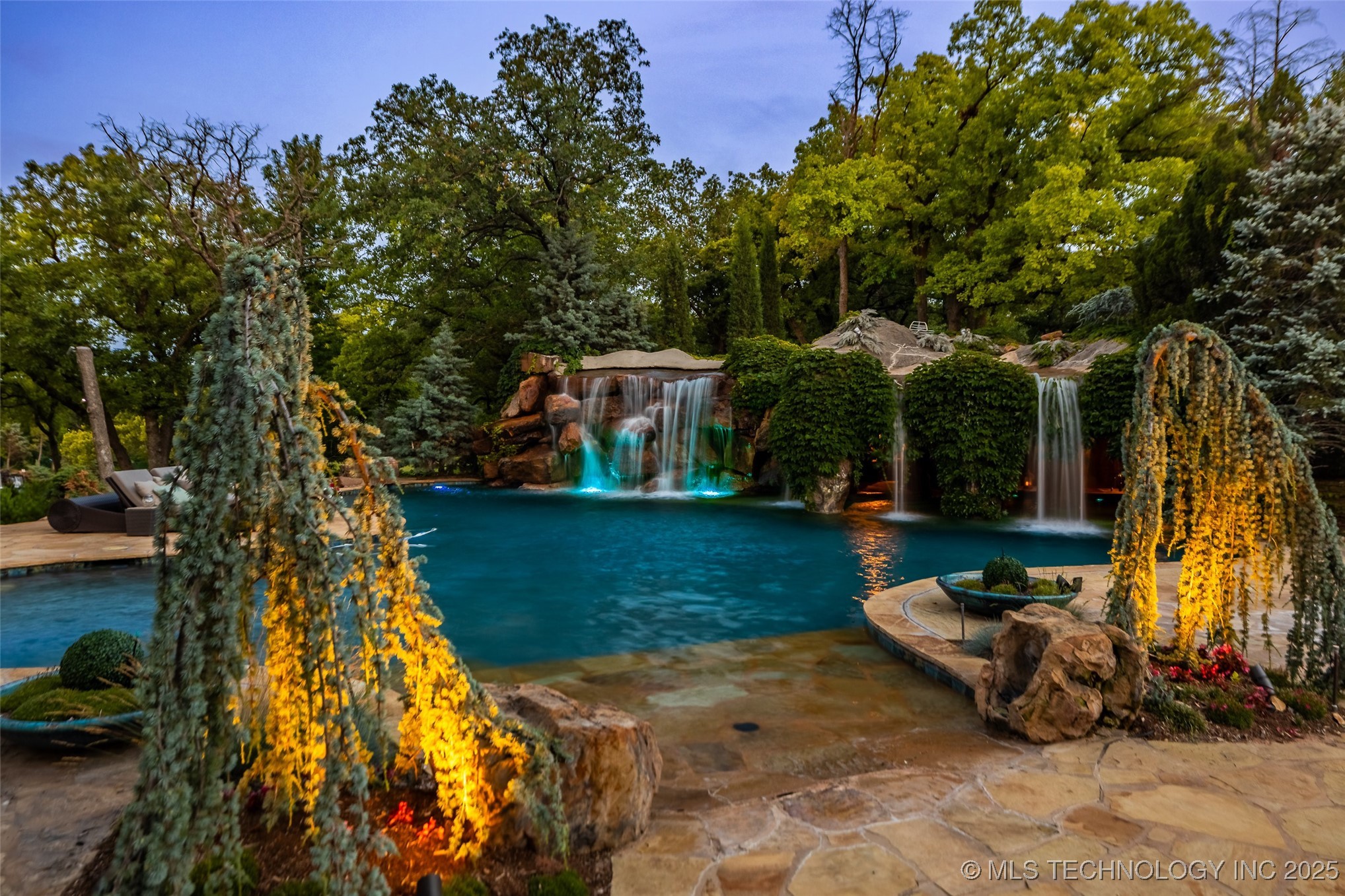 2701 Twin Creek Drive Property Photo 41