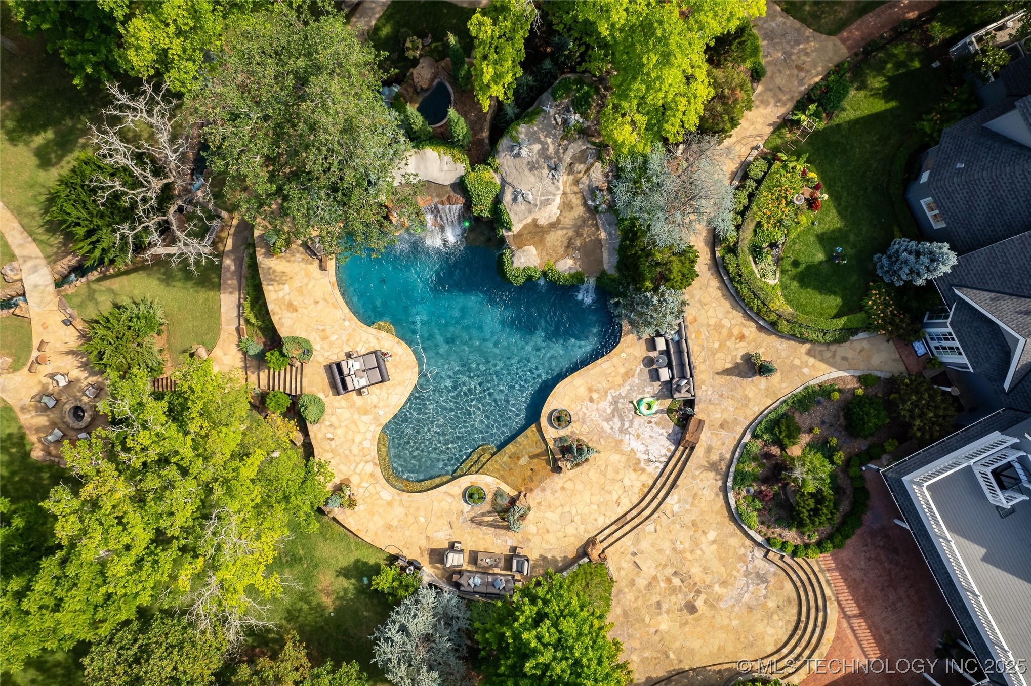 2701 Twin Creek Drive Property Photo 42