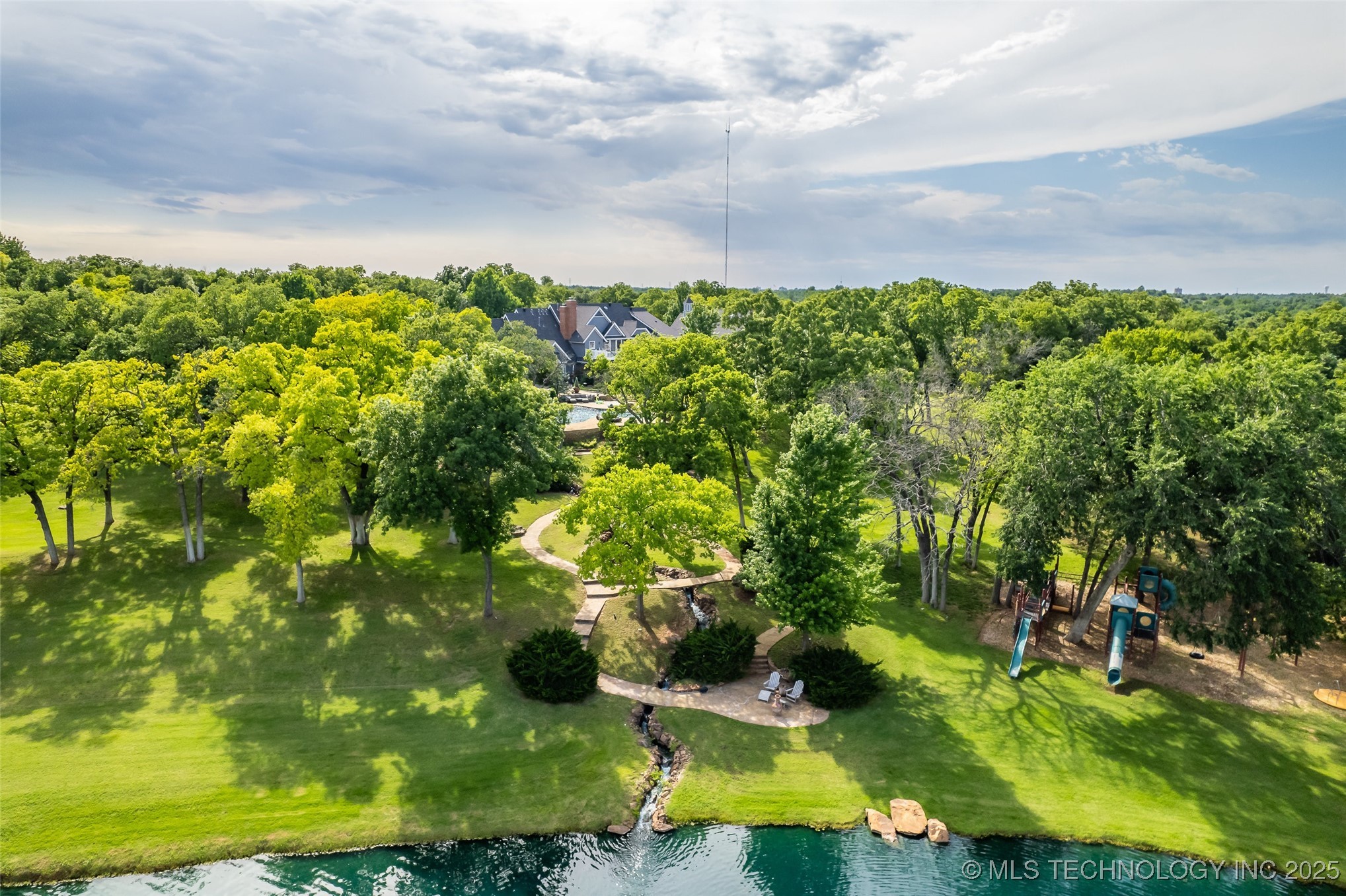 2701 Twin Creek Drive Property Photo 46