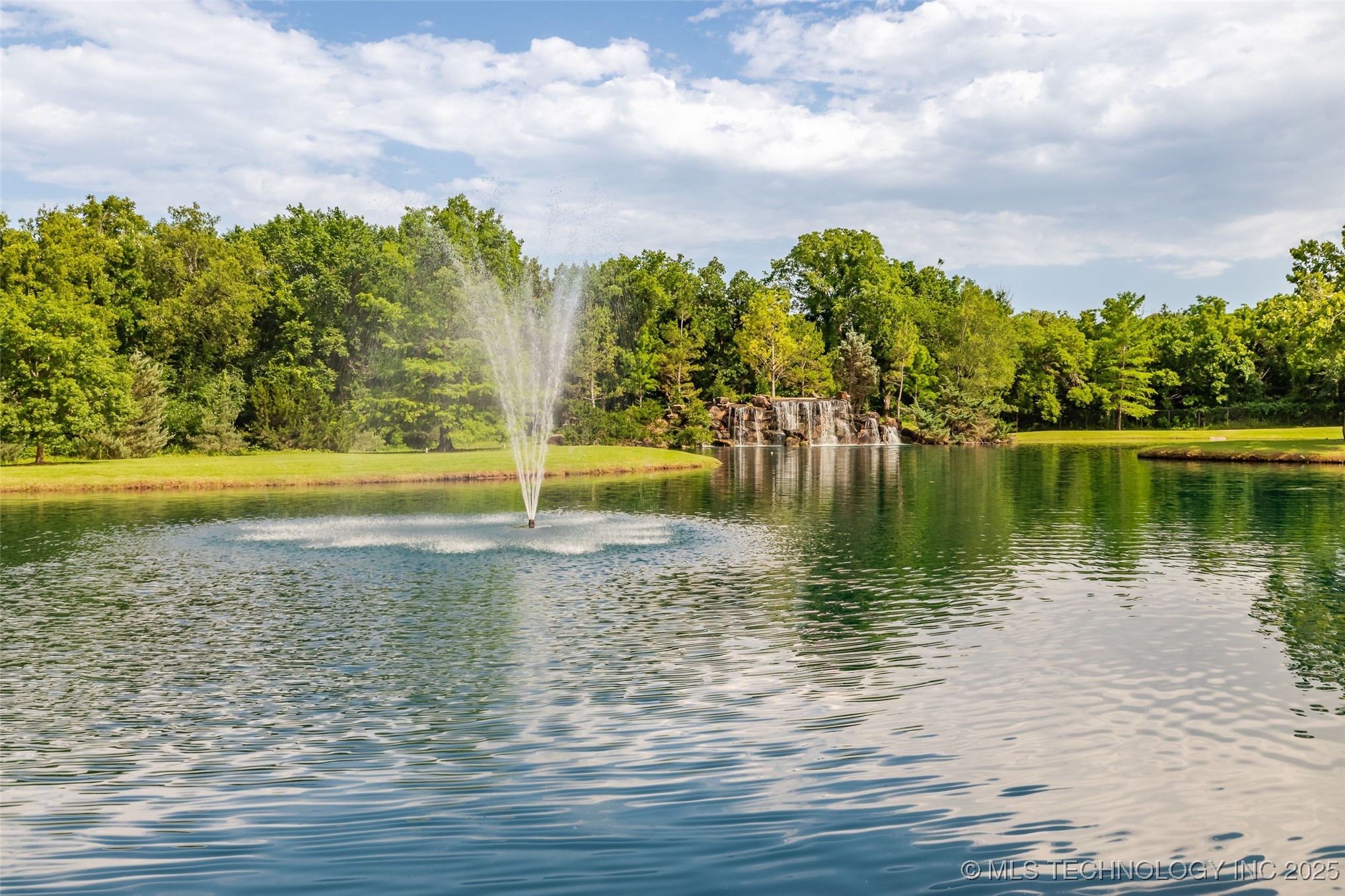 2701 Twin Creek Drive Property Photo 48