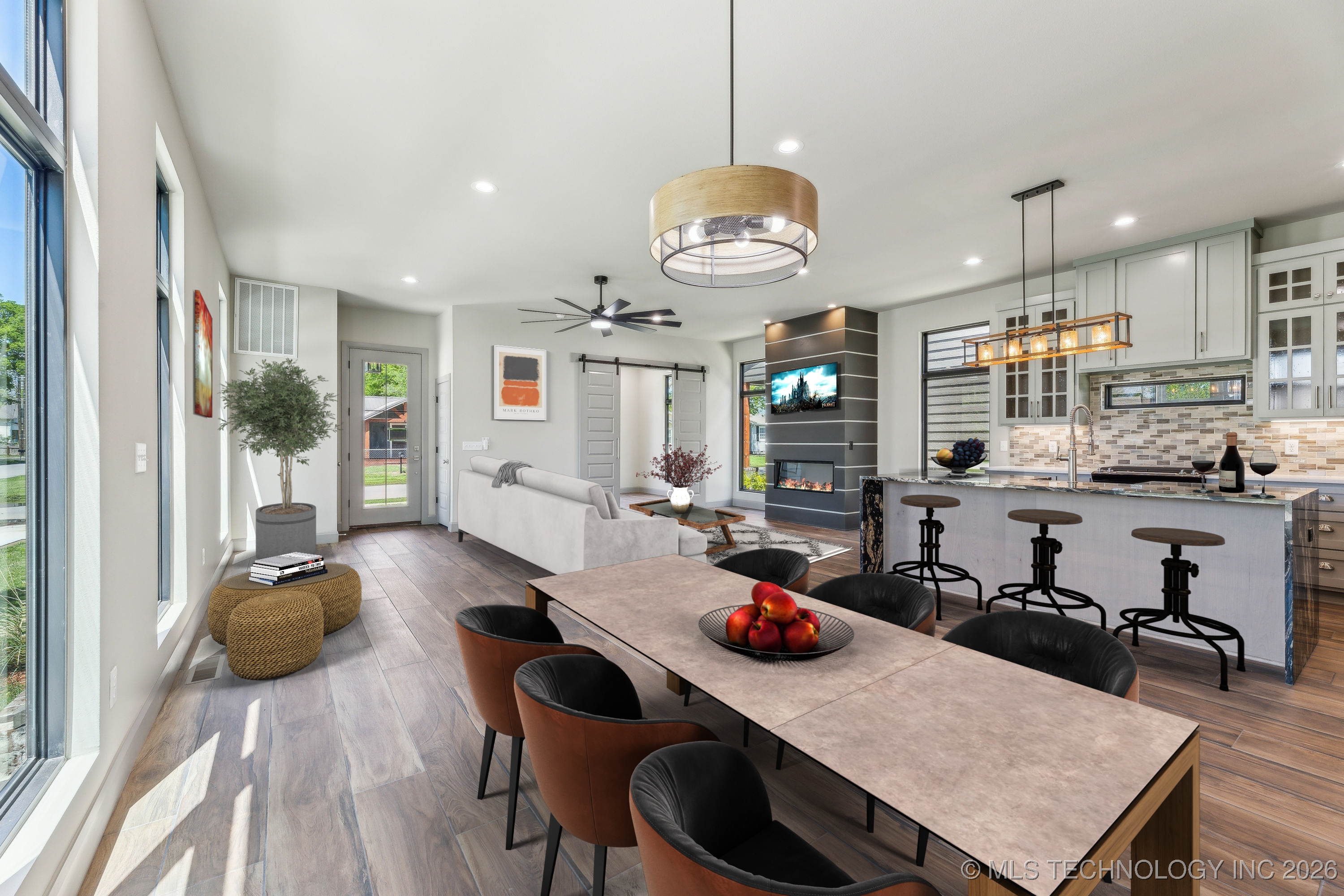 421 W Ft Worth Street Property Photo 5