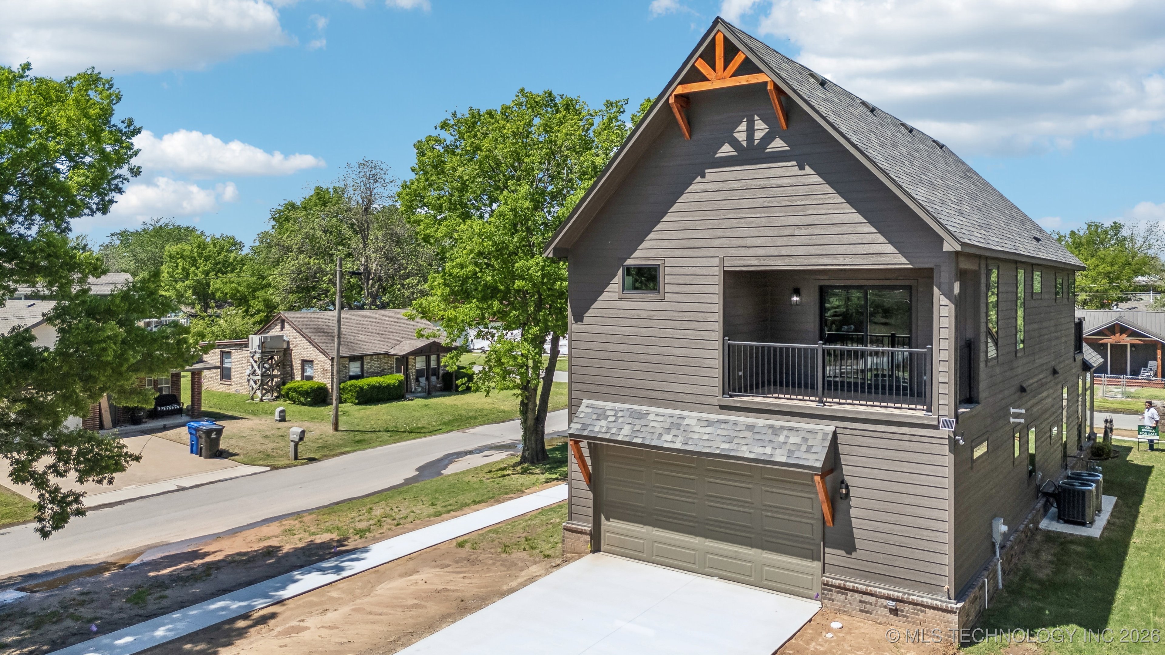 421 W Ft Worth Street Property Photo 44