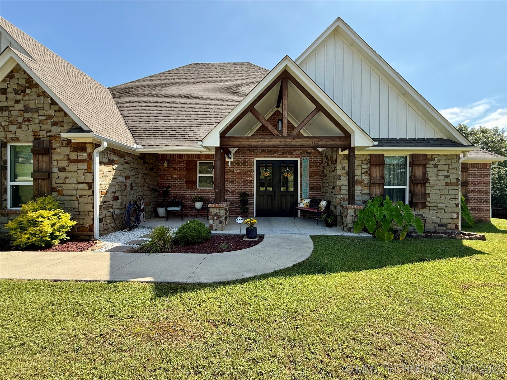 18040 County Road 1558 Property Photo 2