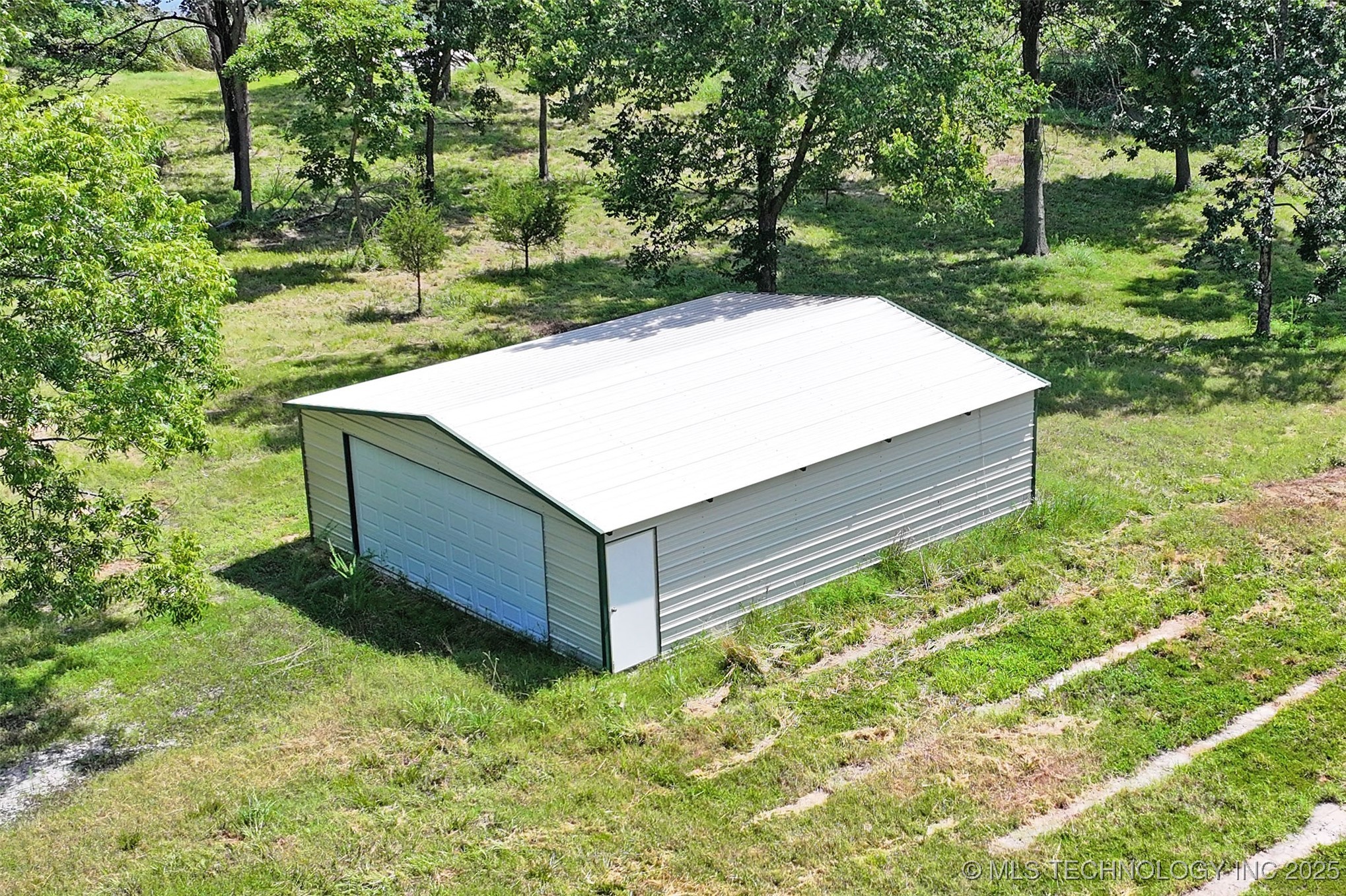 7586 Us Hwy 69 Property Photo 2