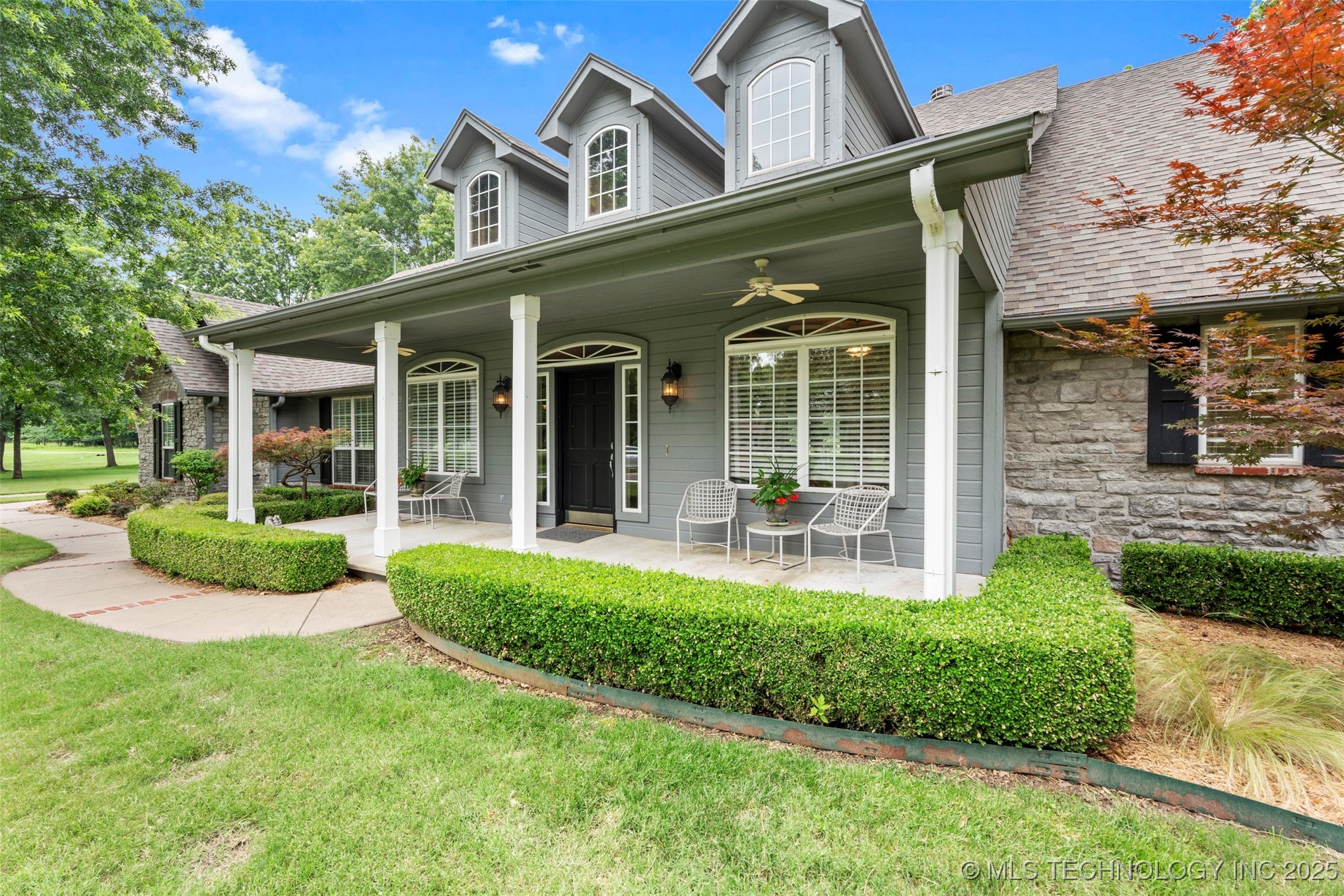 5070 Lake Breeze Road Property Photo 2