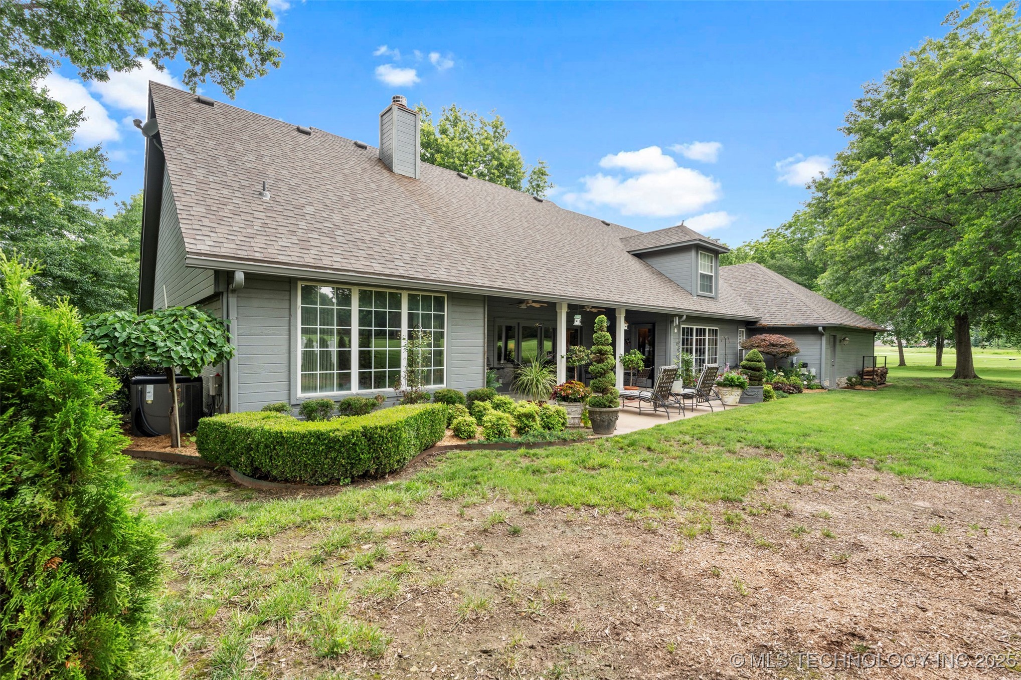 5070 Lake Breeze Road Property Photo 7