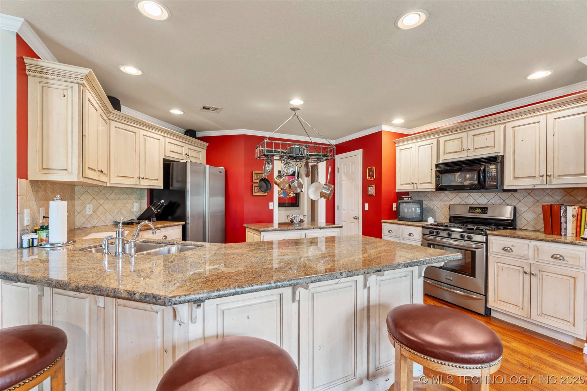 5070 Lake Breeze Road Property Photo 17