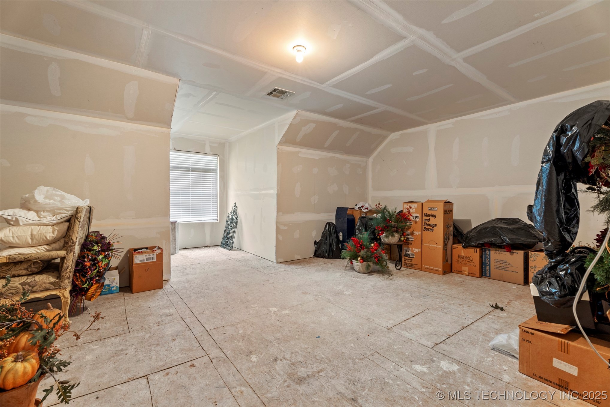 5070 Lake Breeze Road Property Photo 36