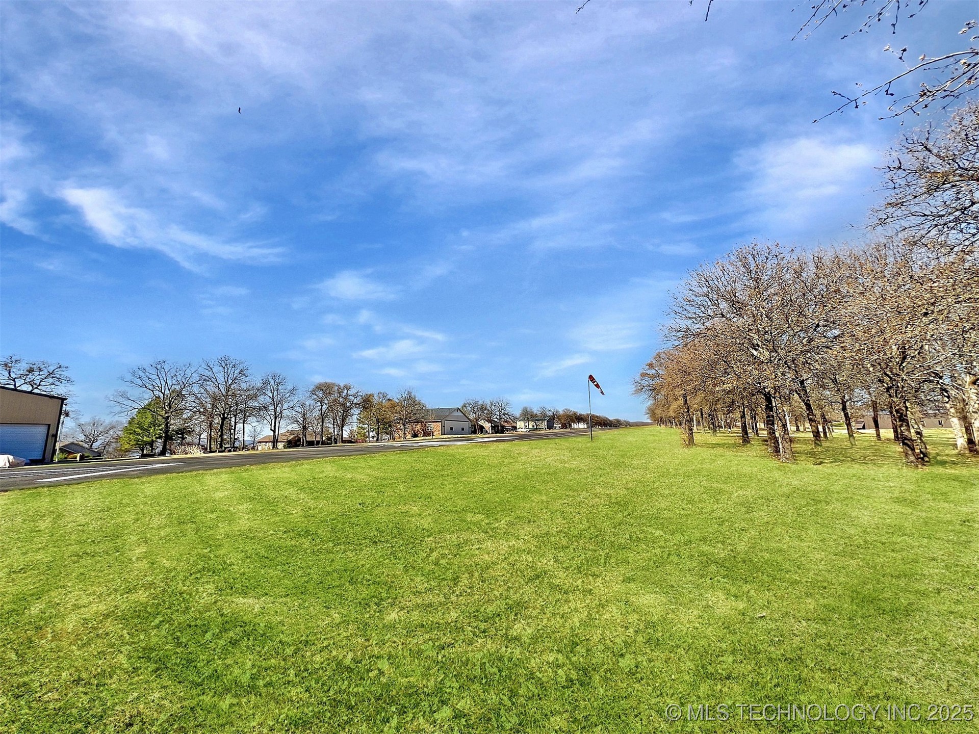 18977 E Wilderness Lane Property Photo 5