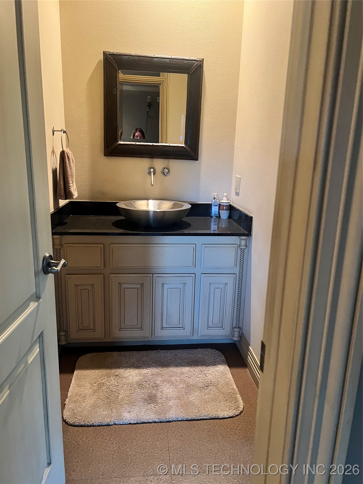 910 Summit Ridge Property Photo 10