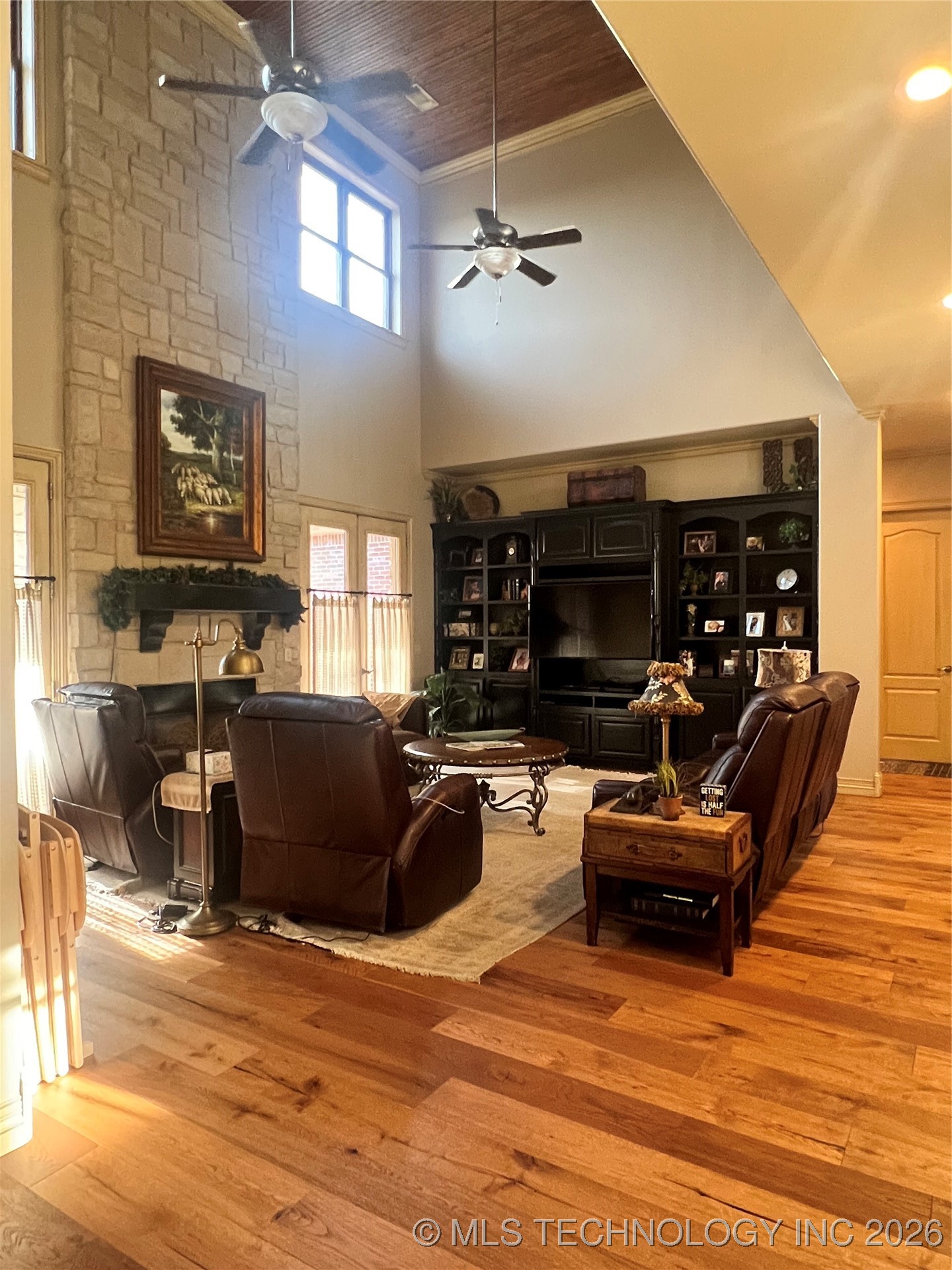 910 Summit Ridge Property Photo 13