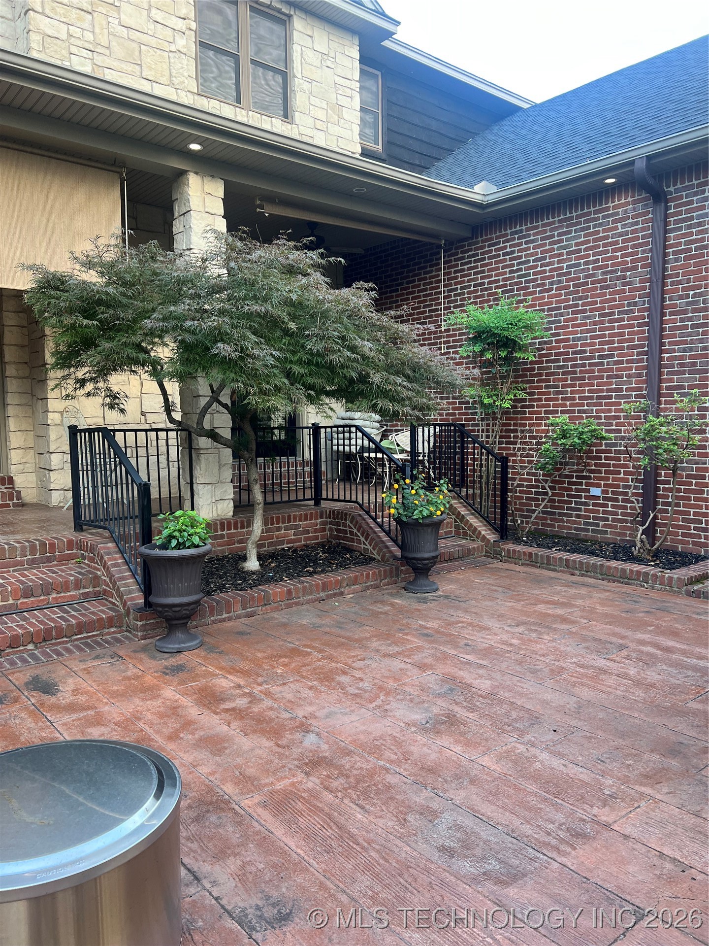 910 Summit Ridge Property Photo 22