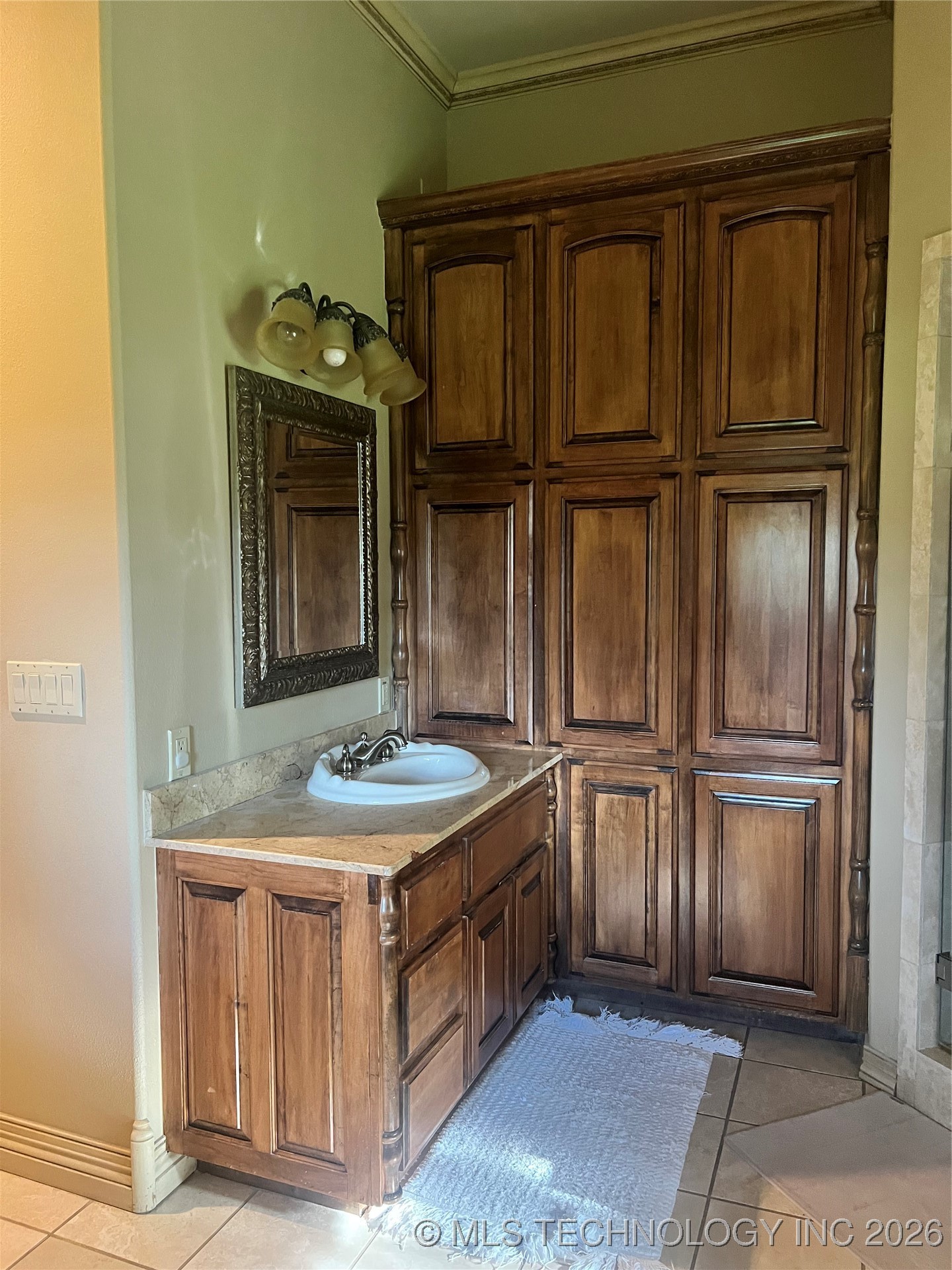 910 Summit Ridge Property Photo 25