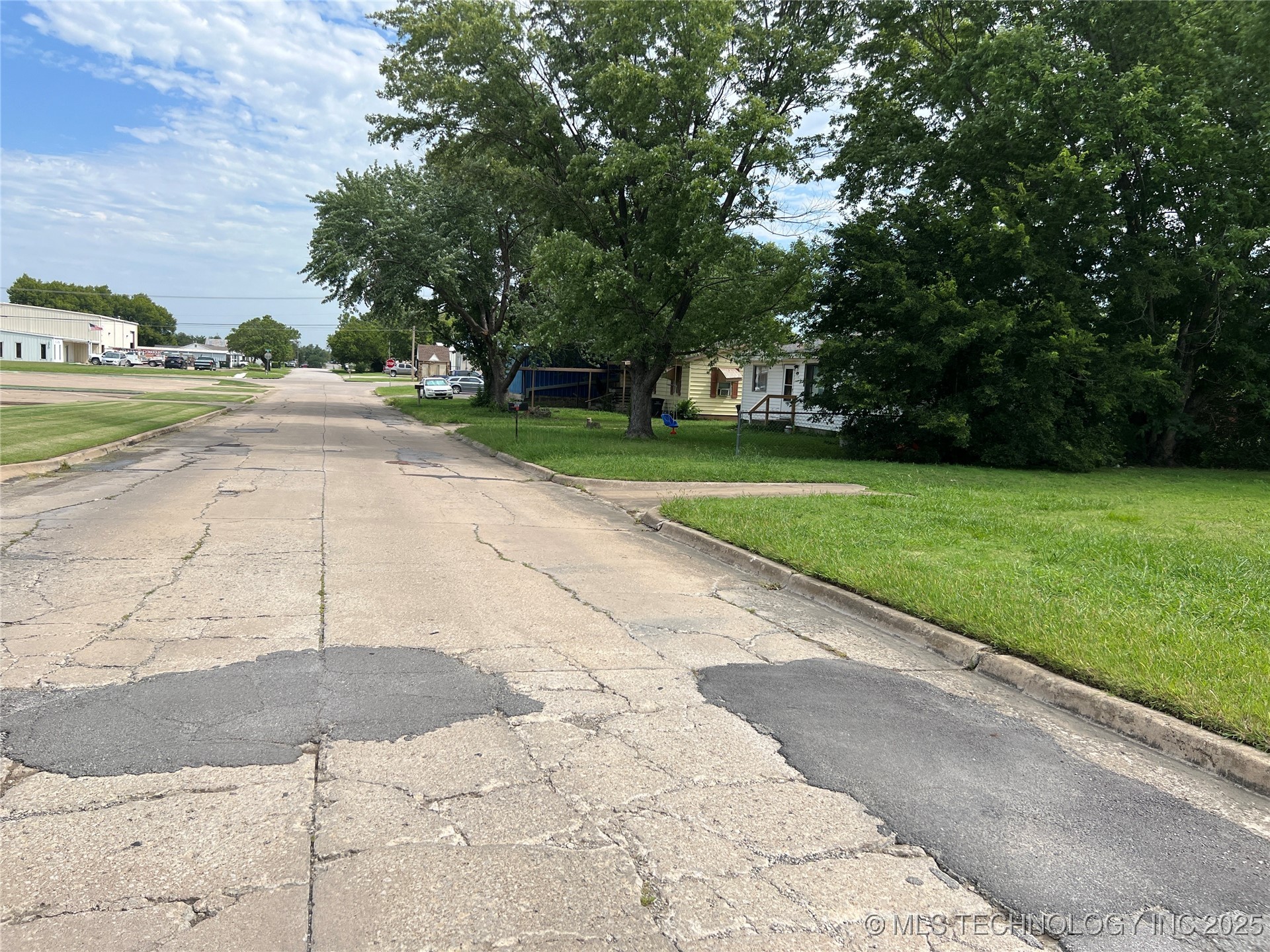 136 Debell Property Photo 2