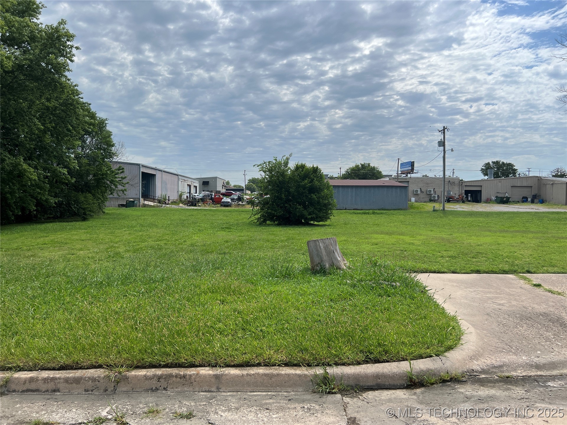 136 Debell Property Photo 4