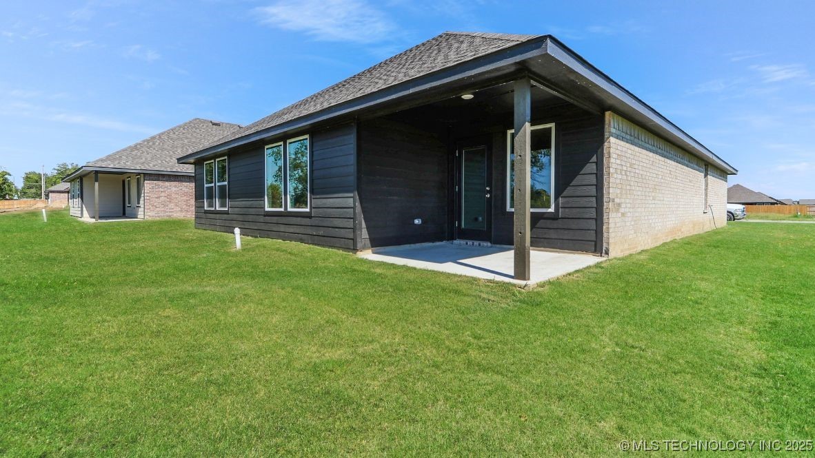 7508 N 154th East Avenue Property Photo 13