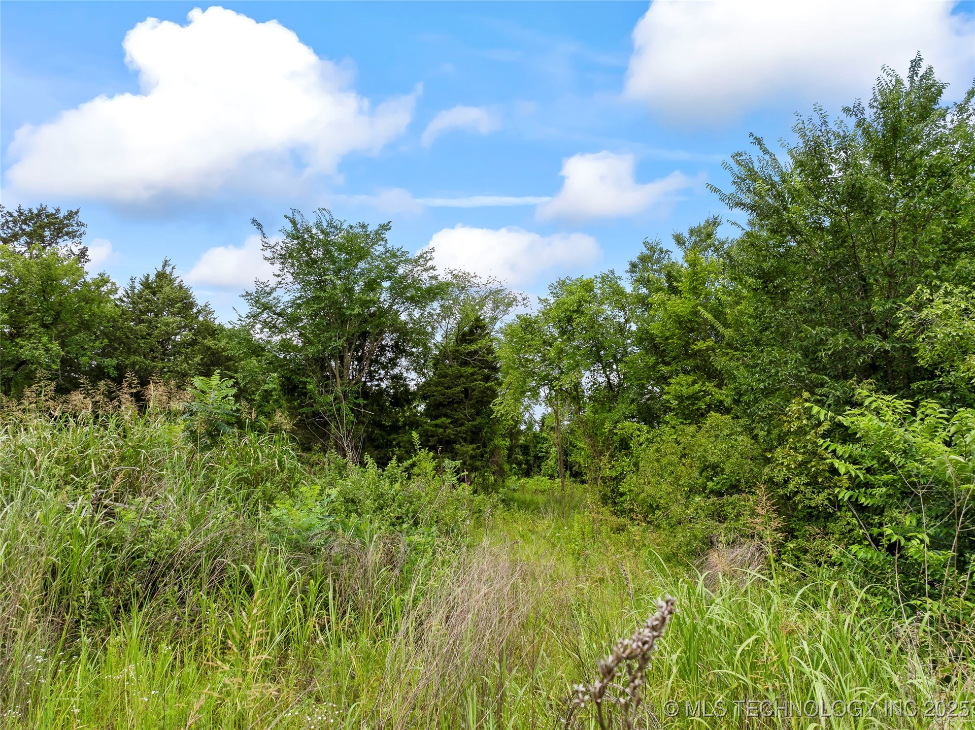 417th West Avenue Property Photo 3