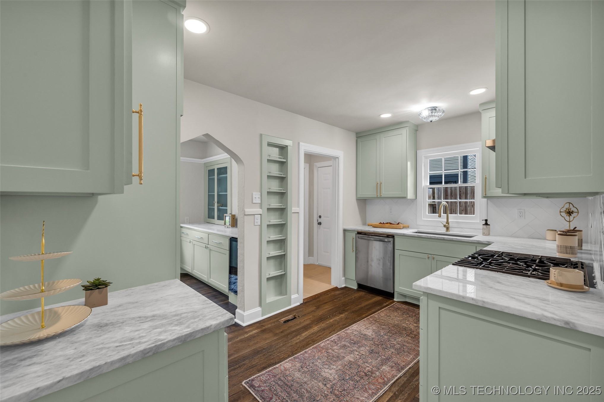 1743 S Florence Place Property Photo 4