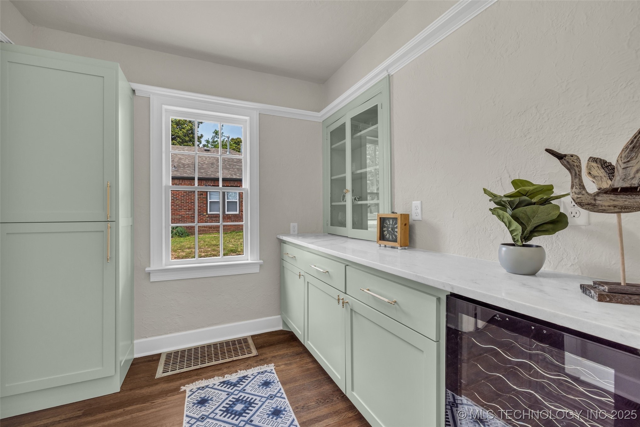 1743 S Florence Place Property Photo 6