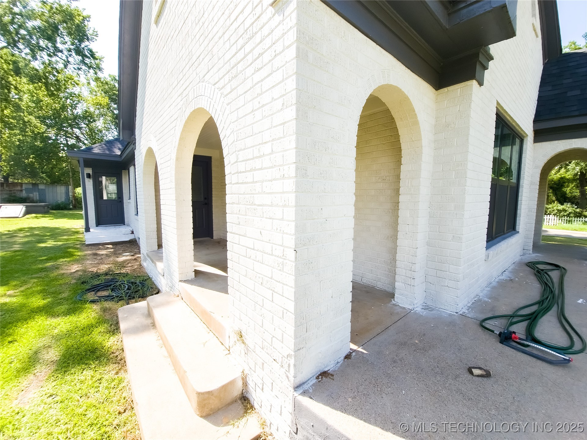 223 N 10th Property Photo 9