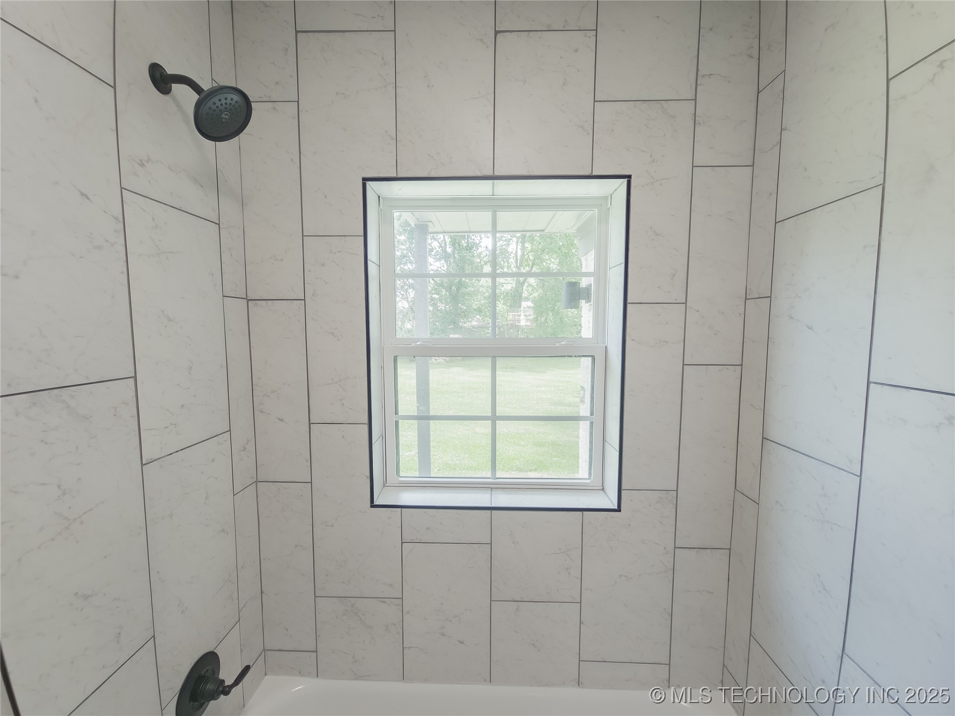 223 N 10th Property Photo 28