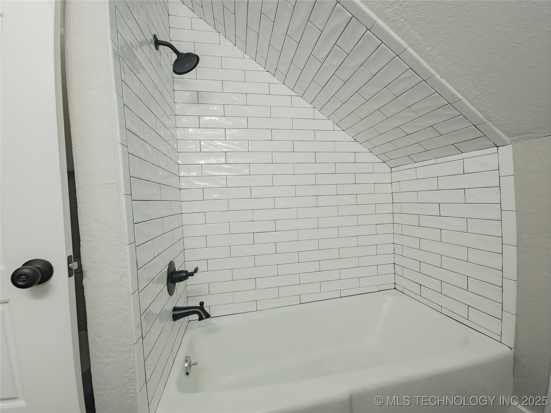 223 N 10th Property Photo 43