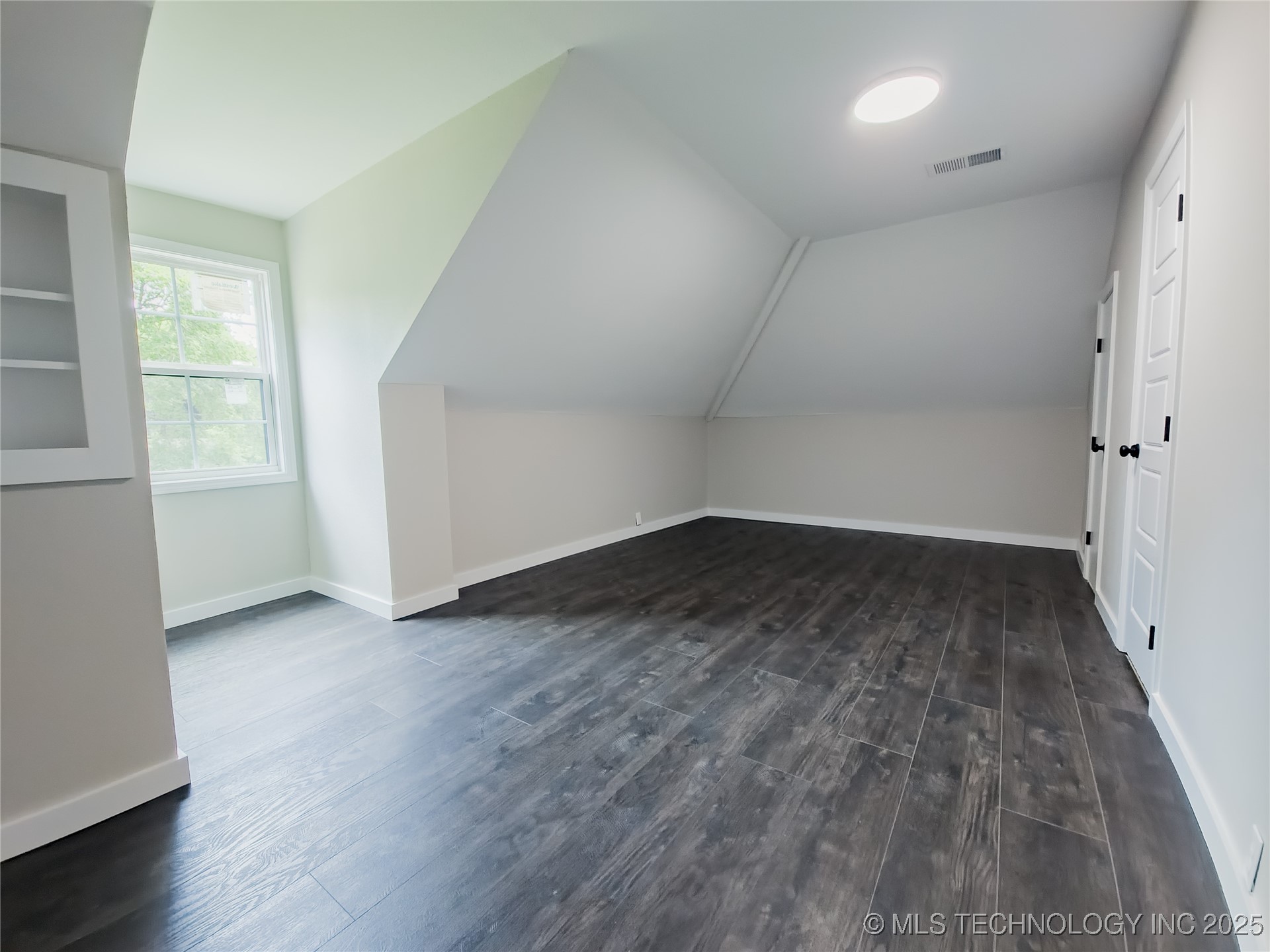 223 N 10th Property Photo 45