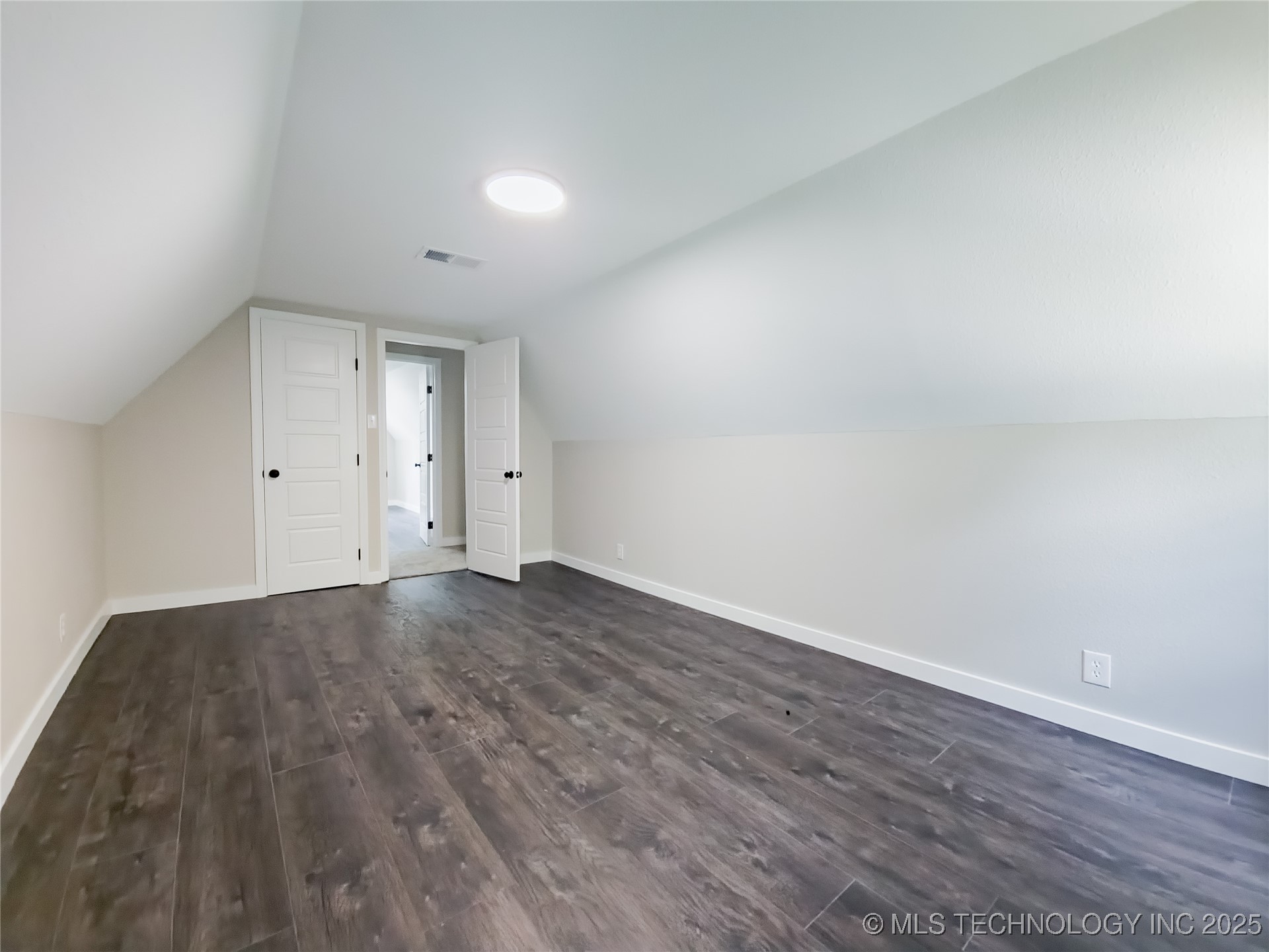 223 N 10th Property Photo 48