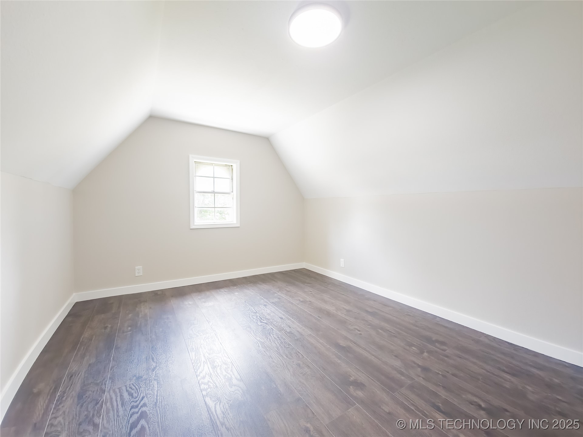 223 N 10th Property Photo 50