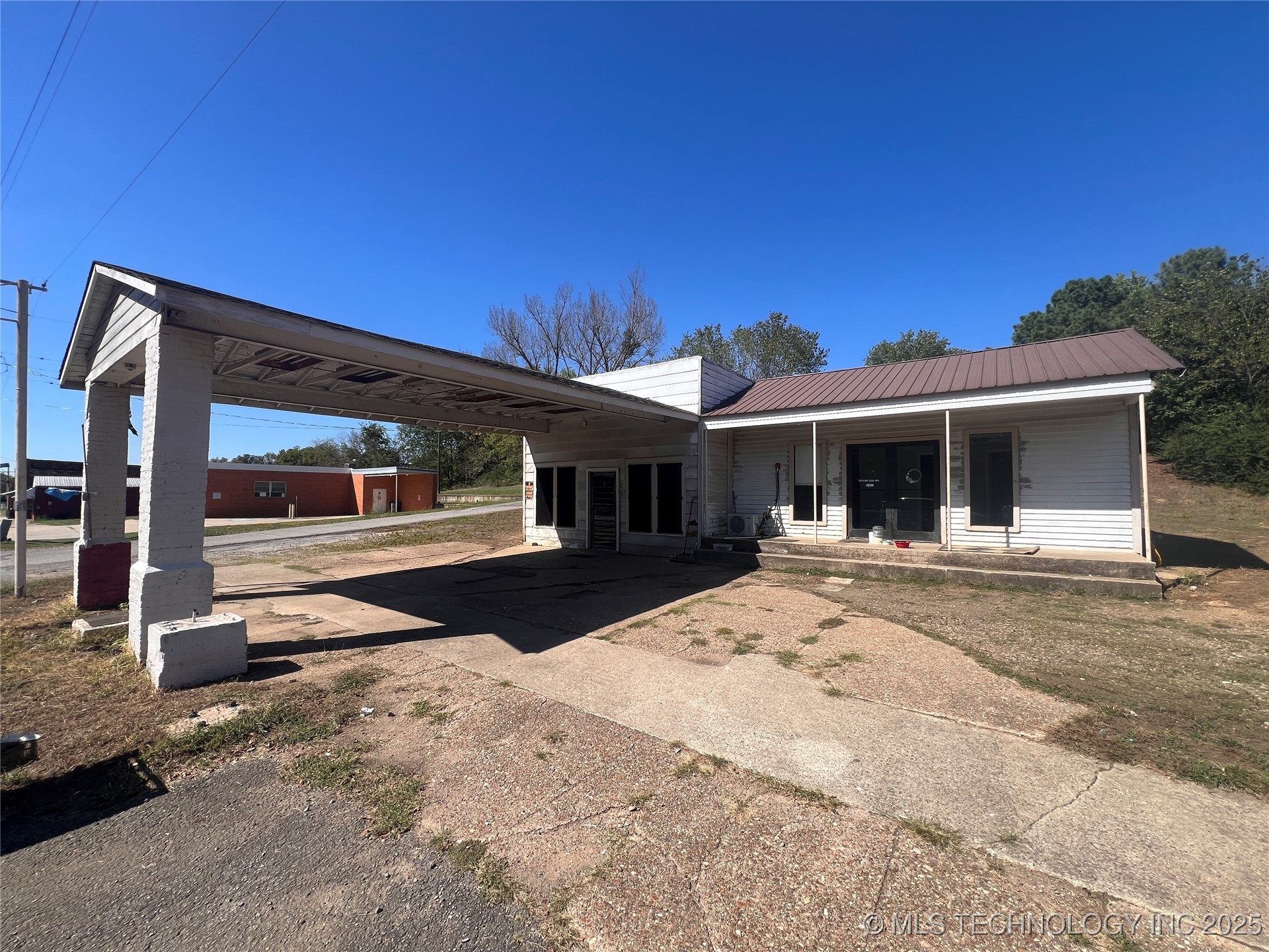 2429 State Hwy 31 Property Photo 1