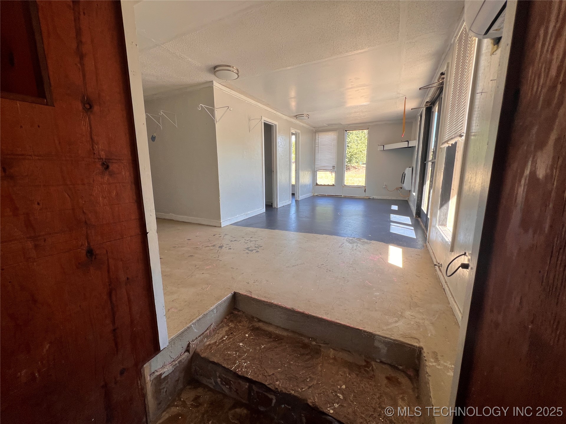 2429 State Hwy 31 Property Photo 3