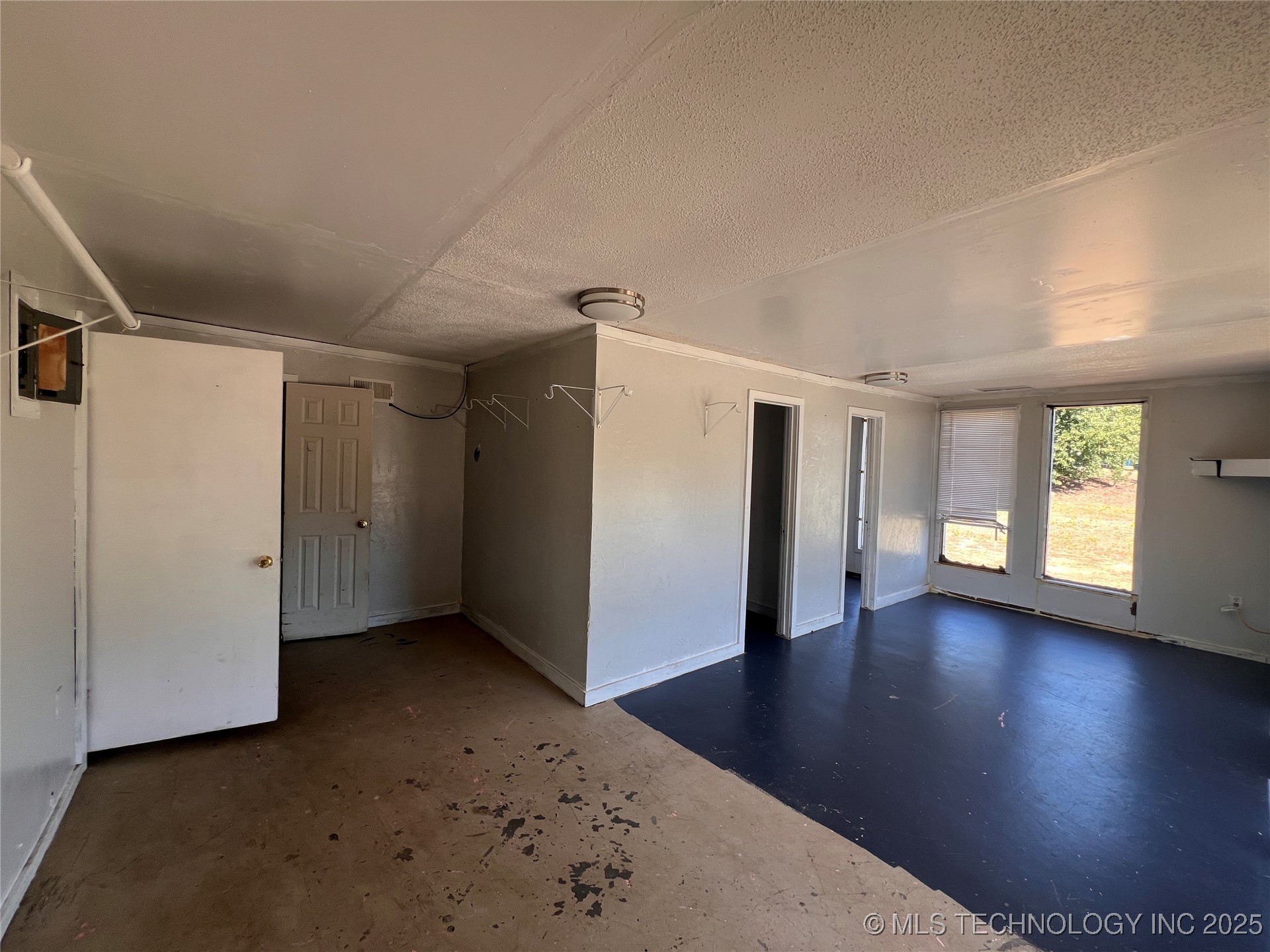 2429 State Hwy 31 Property Photo 4