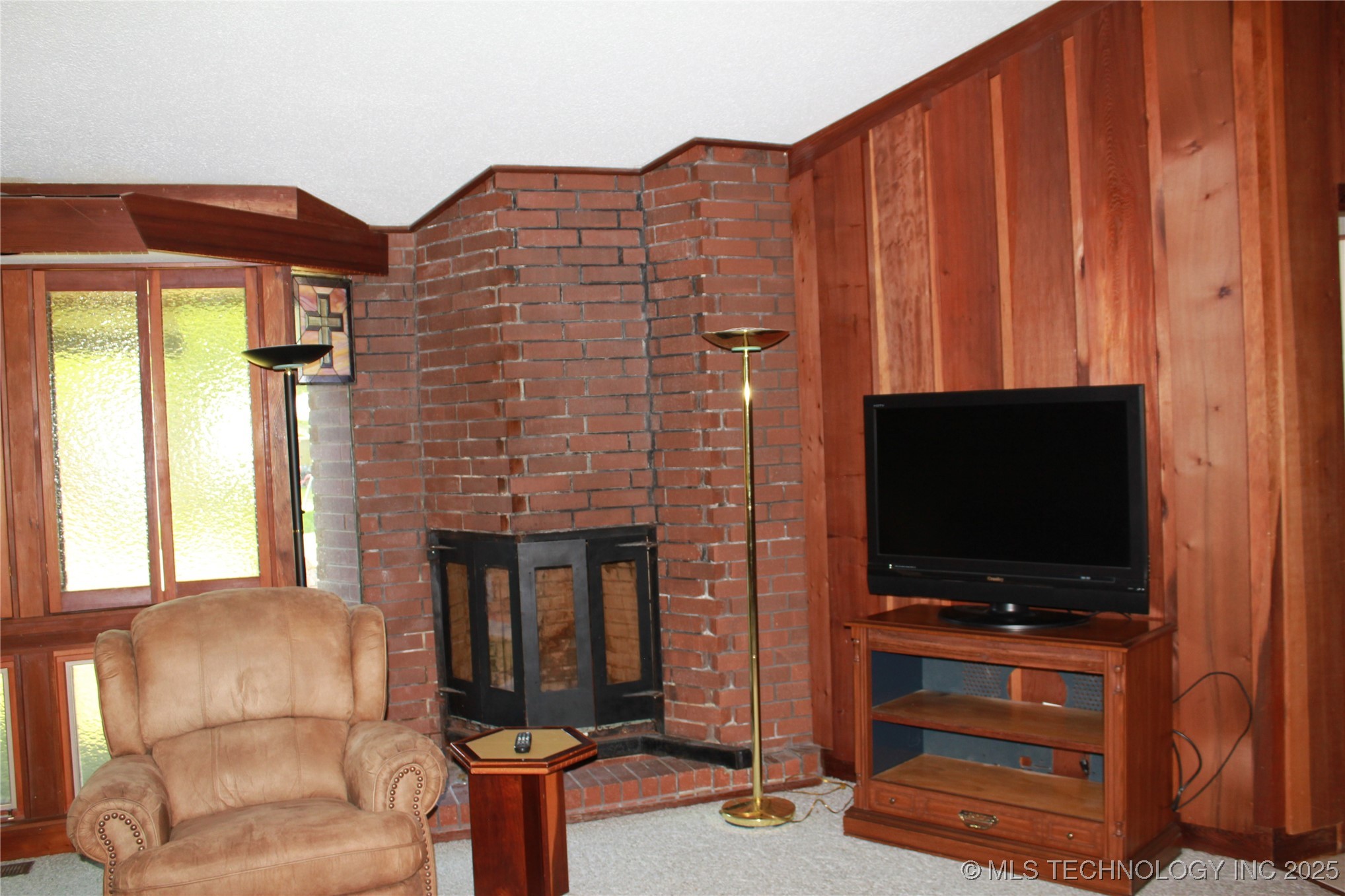 601 S Frey Street Property Photo 4