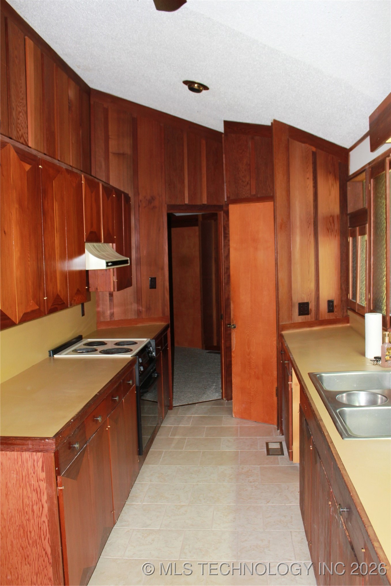 601 S Frey Street Property Photo 5