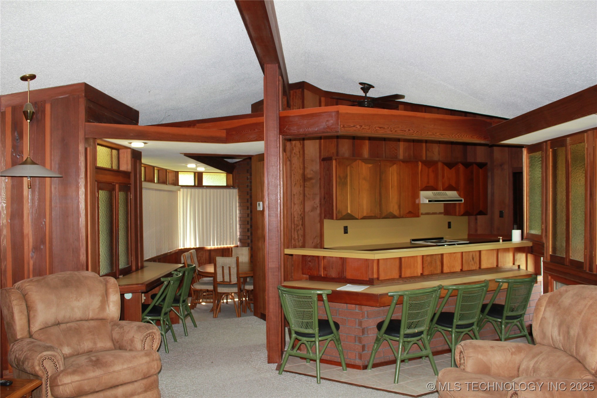 601 S Frey Street Property Photo 6