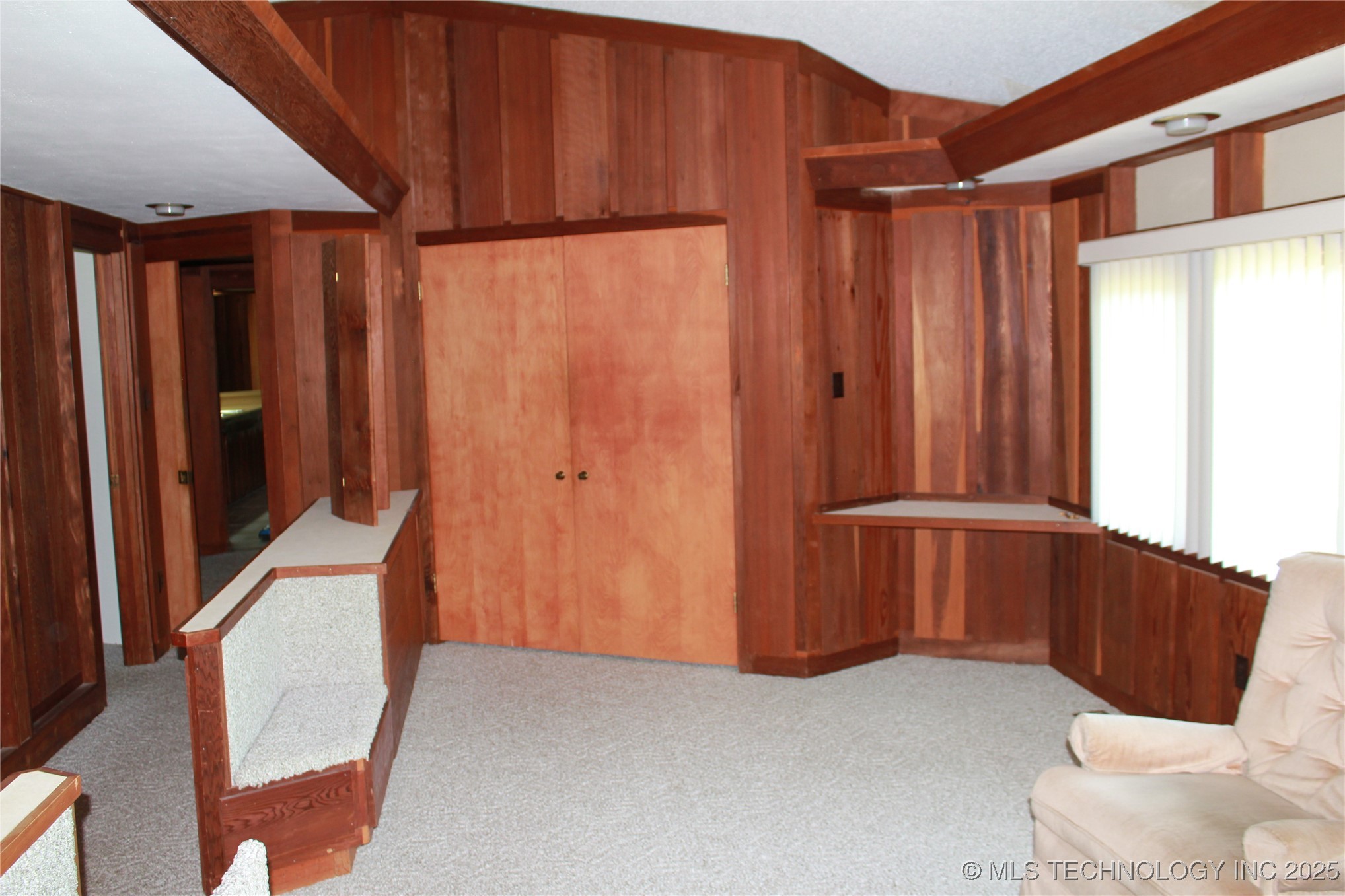 601 S Frey Street Property Photo 8