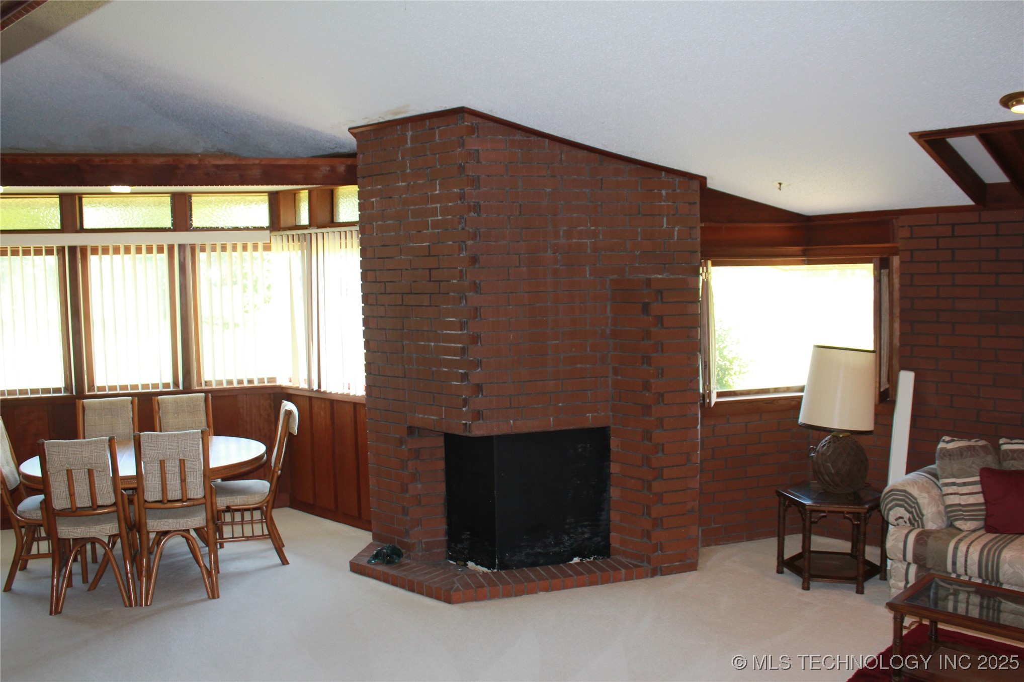 601 S Frey Street Property Photo 9