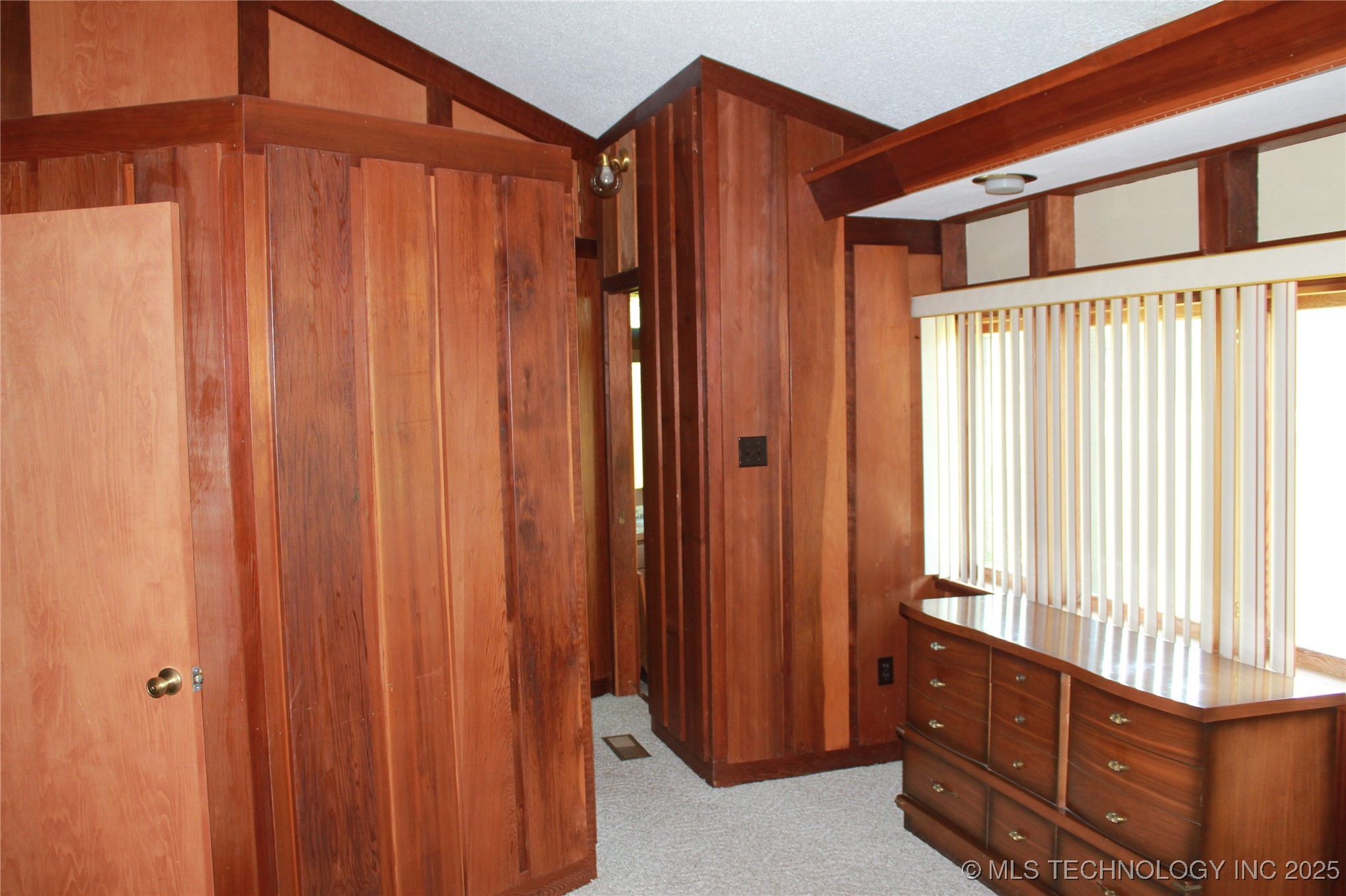 601 S Frey Street Property Photo 12