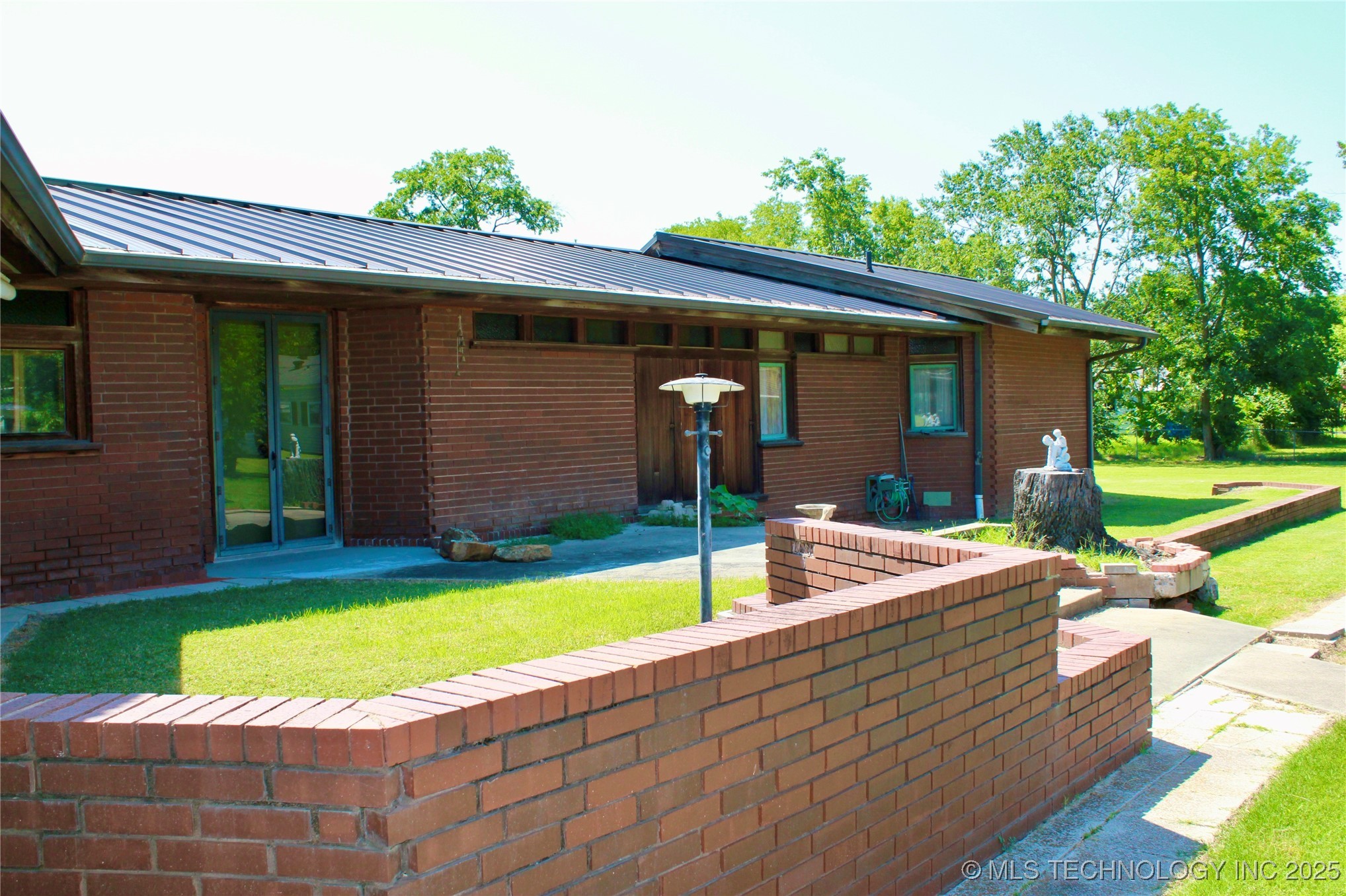 601 S Frey Street Property Photo 14