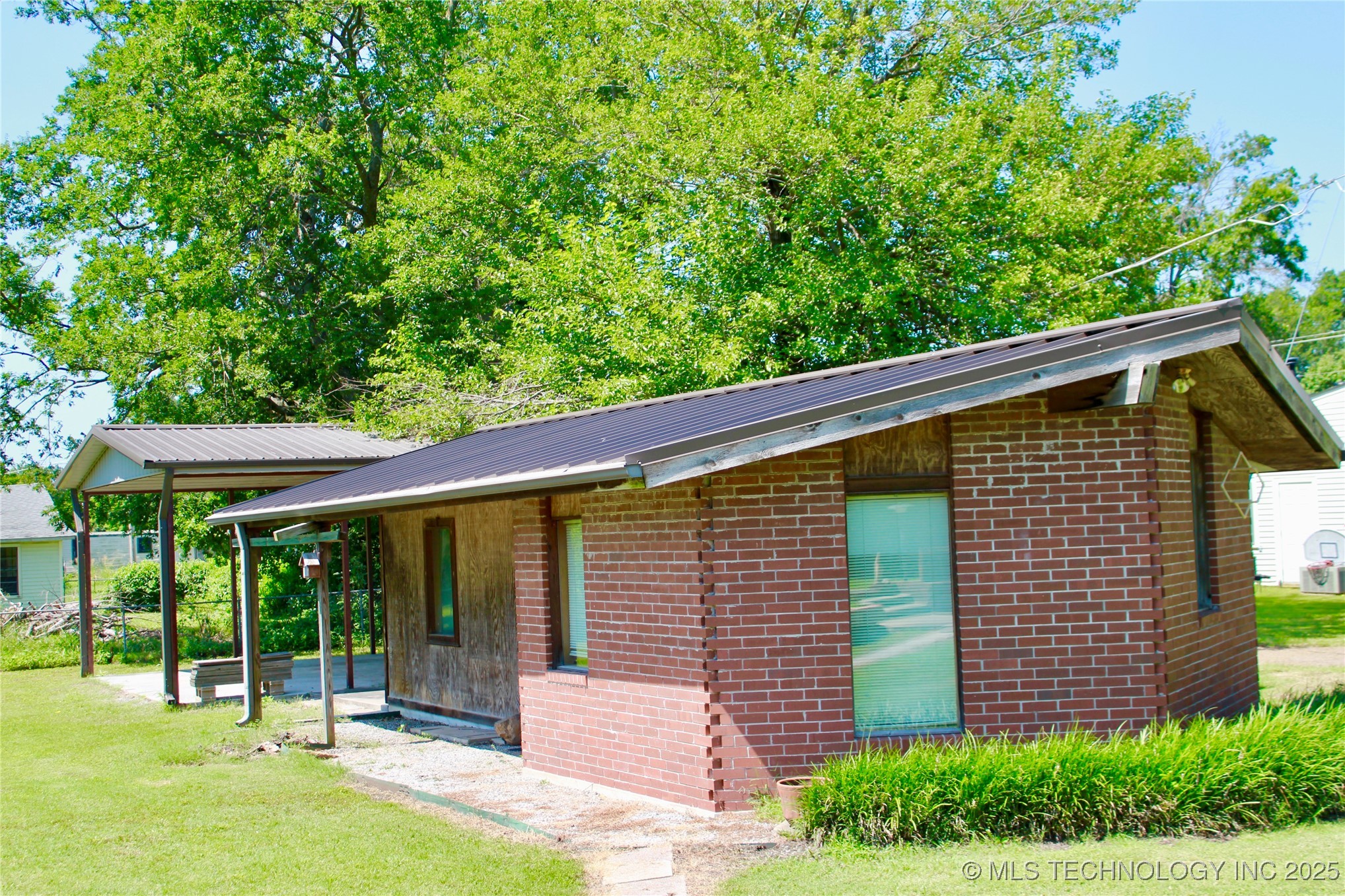 601 S Frey Street Property Photo 16