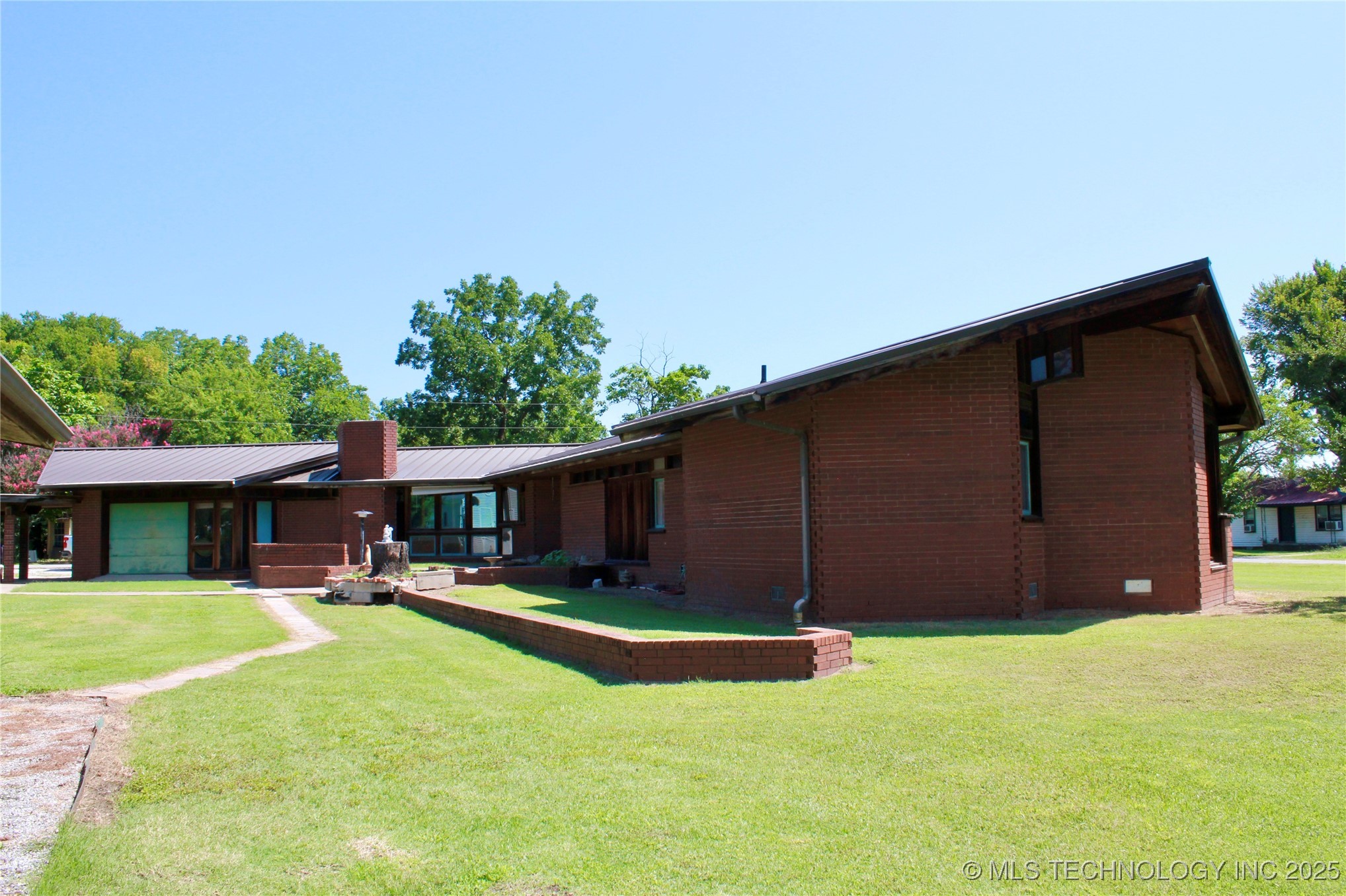 601 S Frey Street Property Photo 22