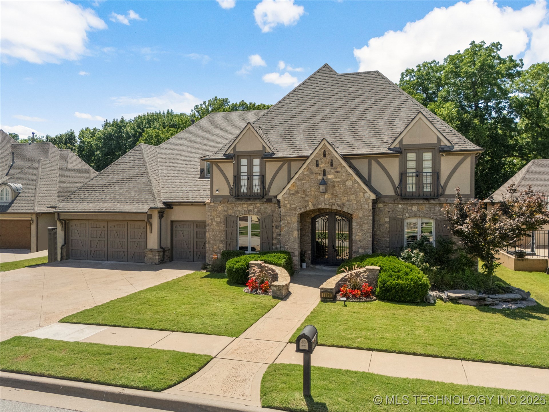 11170 S 72nd East East Avenue Property Photo 1